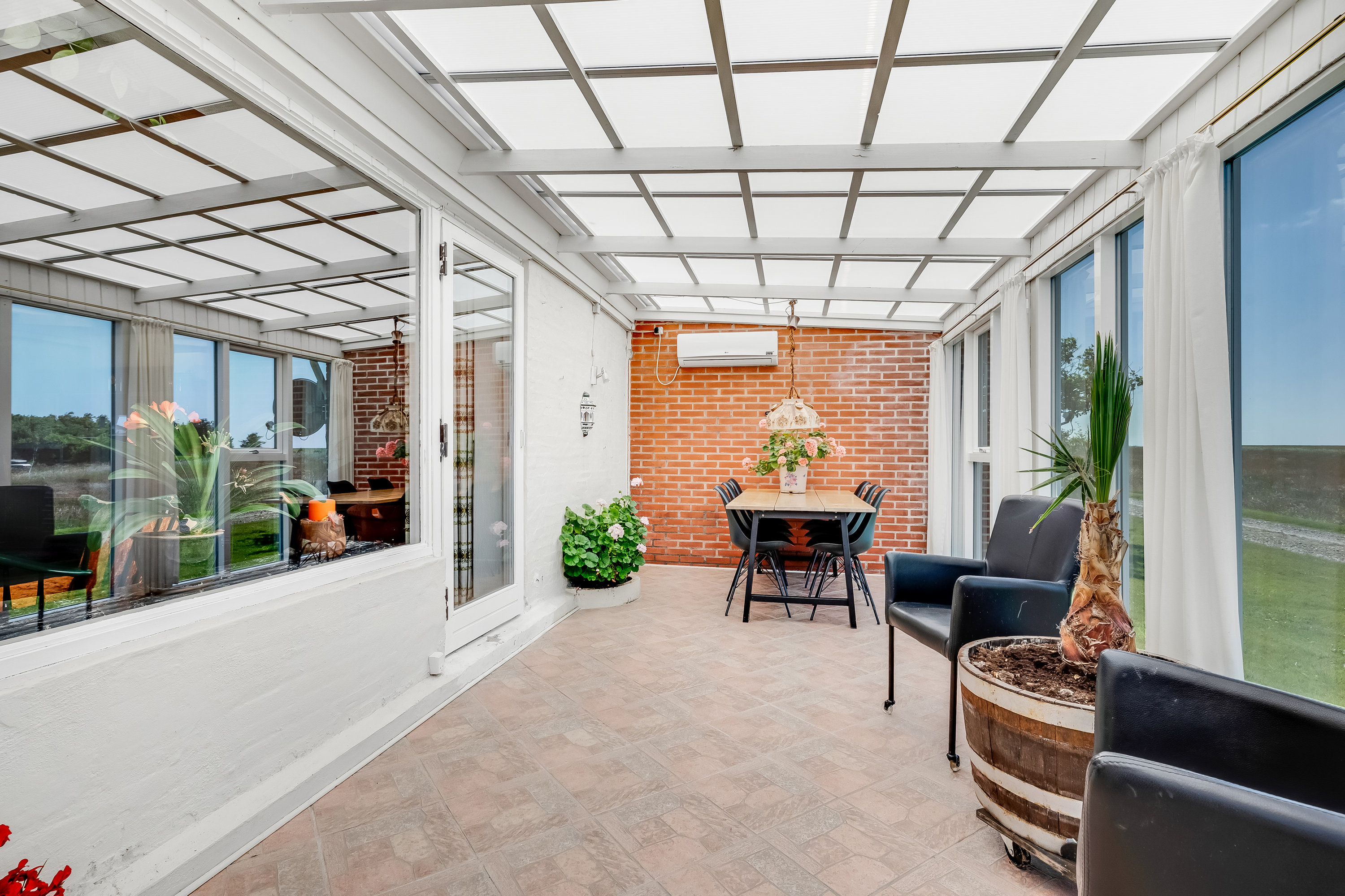 Fremhævet udestue billede i fuldskærmstilstand. Billede af Brunsgårdvej 2, Nørlem, 7620 Lemvig