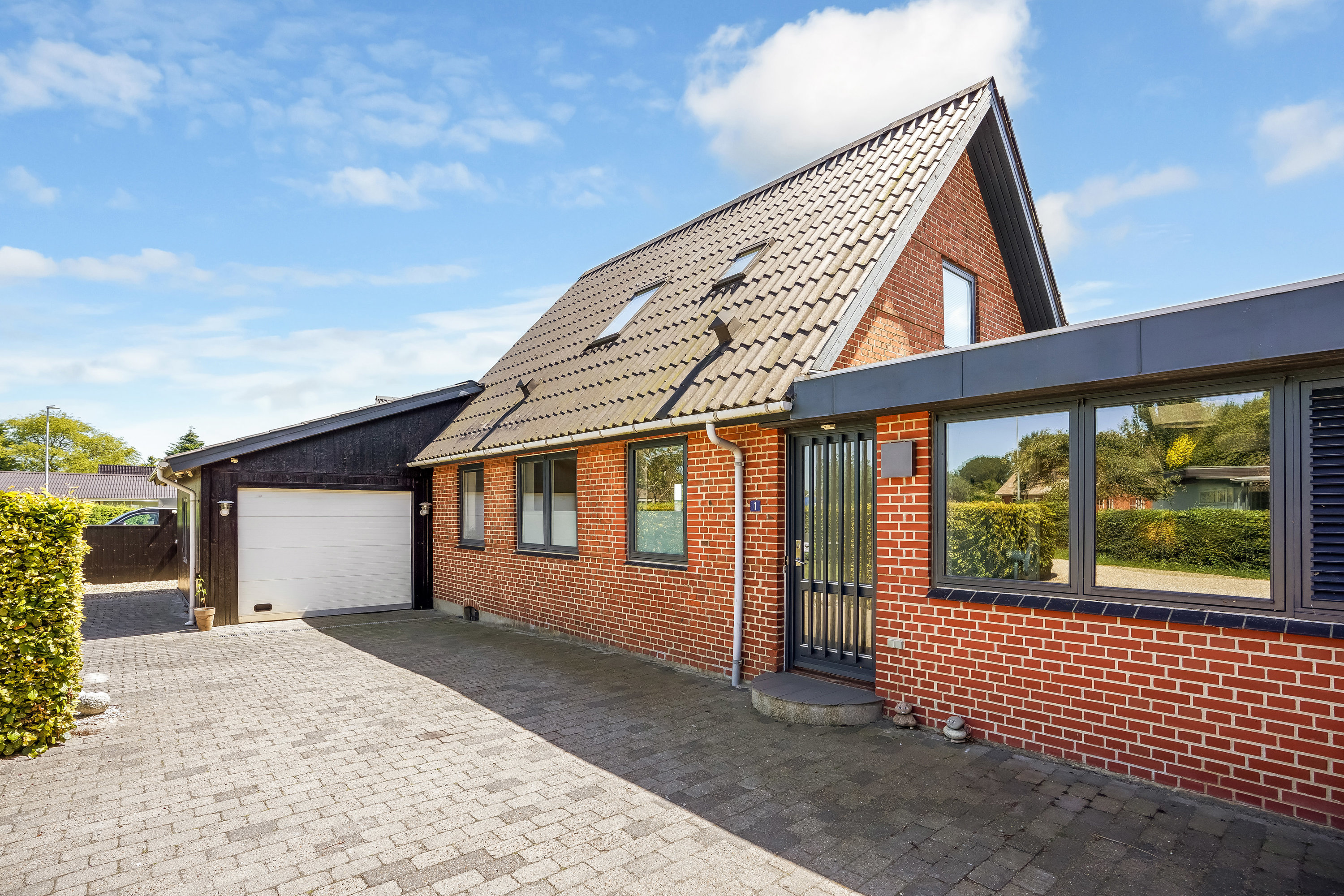 Fremhævet ejendommen billede i fuldskærmstilstand. Billede af Sydtoften 1, 7160 Tørring