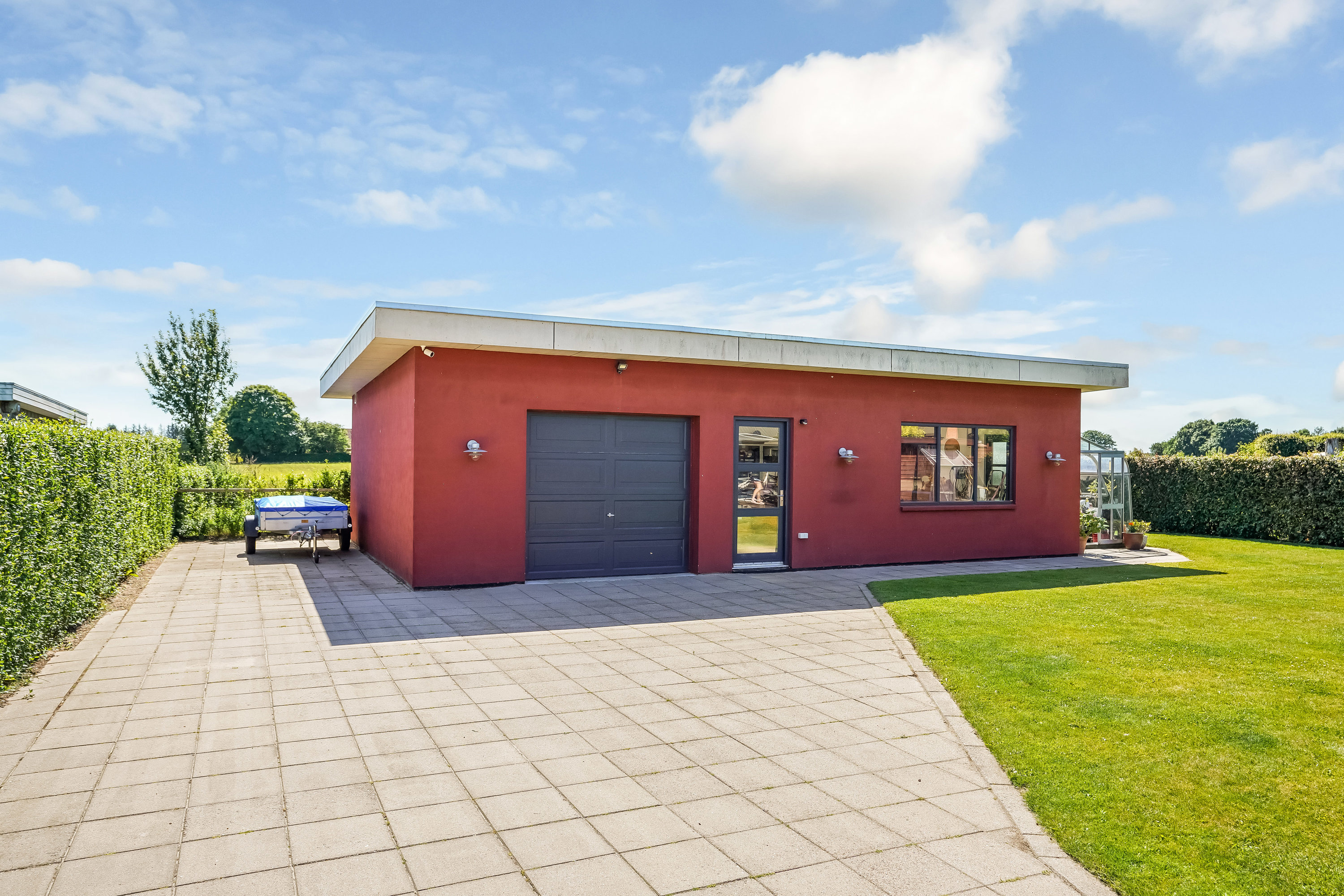 Miniaturebillede 1: ejendommen. Billede af Sydtoften 1, 7160 Tørring