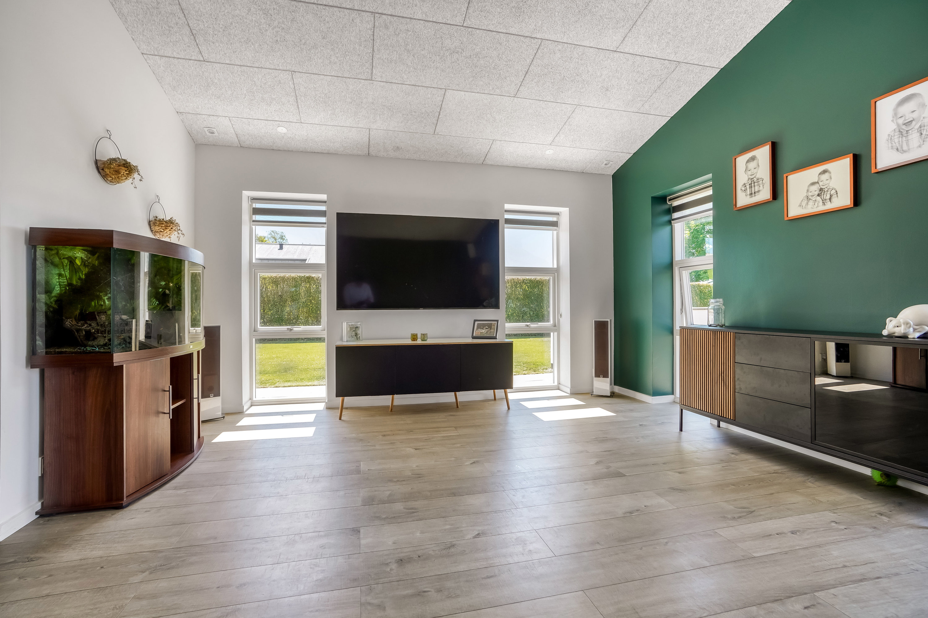 Fremhævet stue billede i fuldskærmstilstand. Billede af Brøndshøjvej 4, 8740 Brædstrup