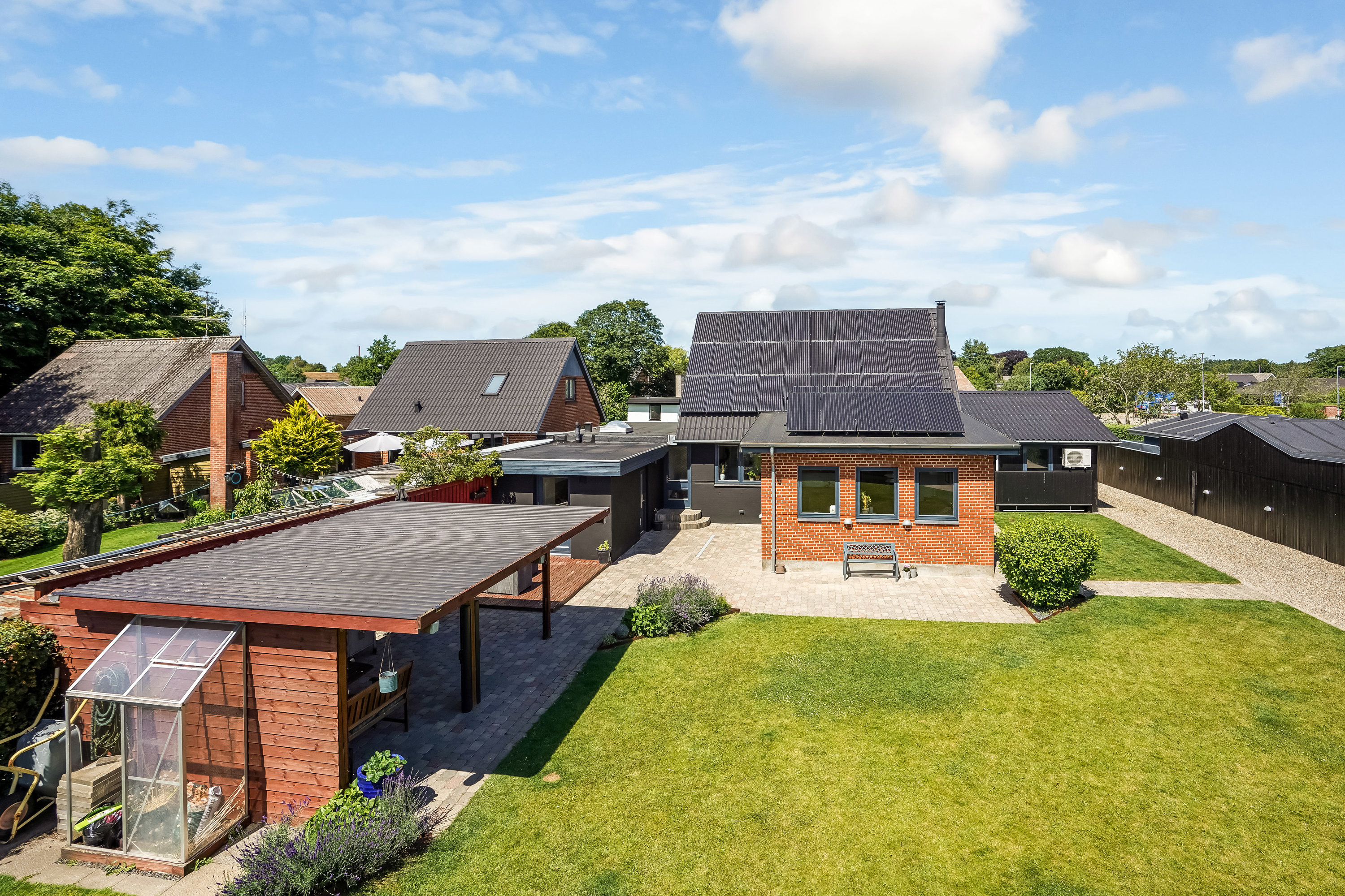 Fremhævet ejendommen billede i fuldskærmstilstand. Billede af Sydtoften 1, 7160 Tørring