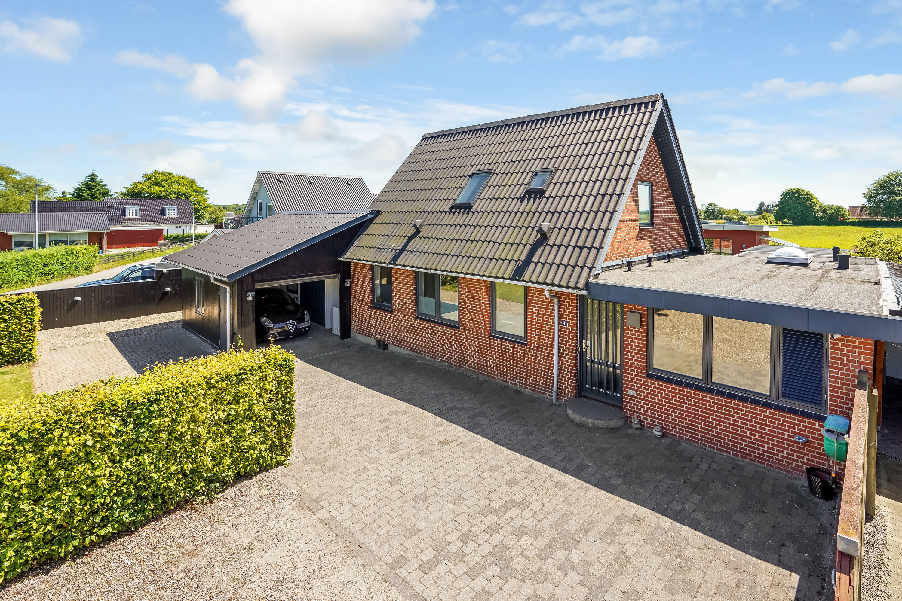 Fremhævet ejendommen billede i fuldskærmstilstand. Billede af Sydtoften 1, 7160 Tørring