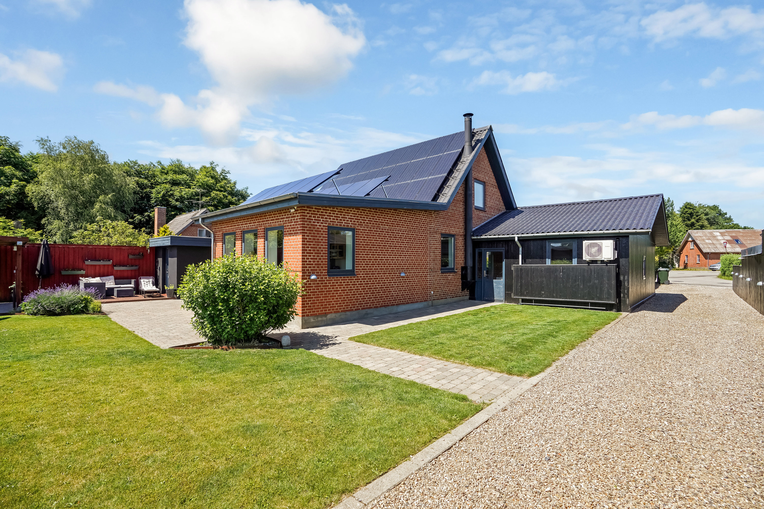 Fremhævet ejendommen billede i fuldskærmstilstand. Billede af Sydtoften 1, 7160 Tørring