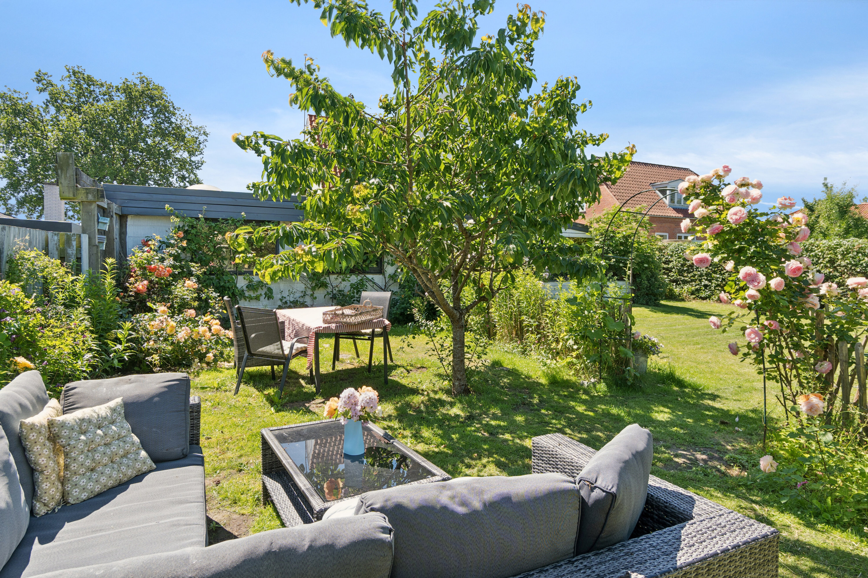 Miniaturebillede 1: terrasse. Billede af Risbjerggårds Alle 13, 2650 Hvidovre