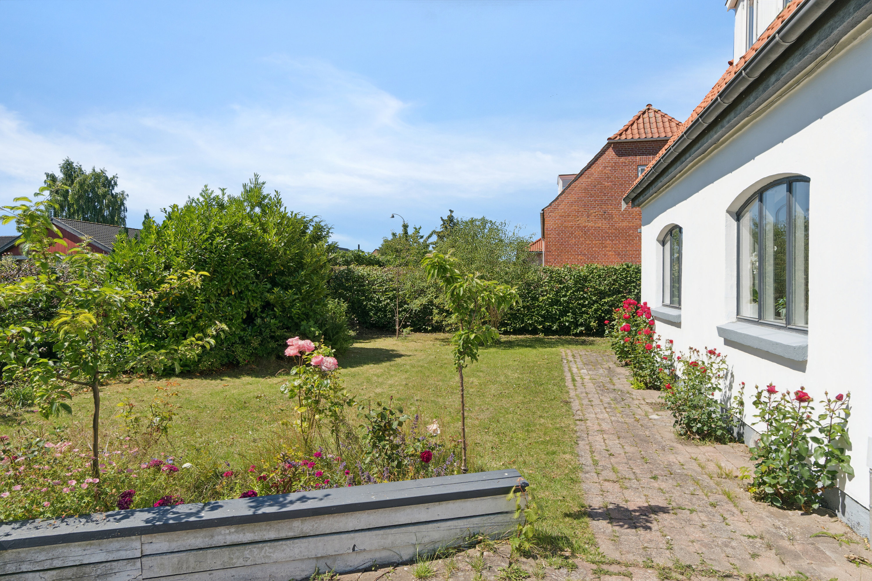 Fremhævet udendørs billede i fuldskærmstilstand. Billede af Risbjerggårds Alle 13, 2650 Hvidovre