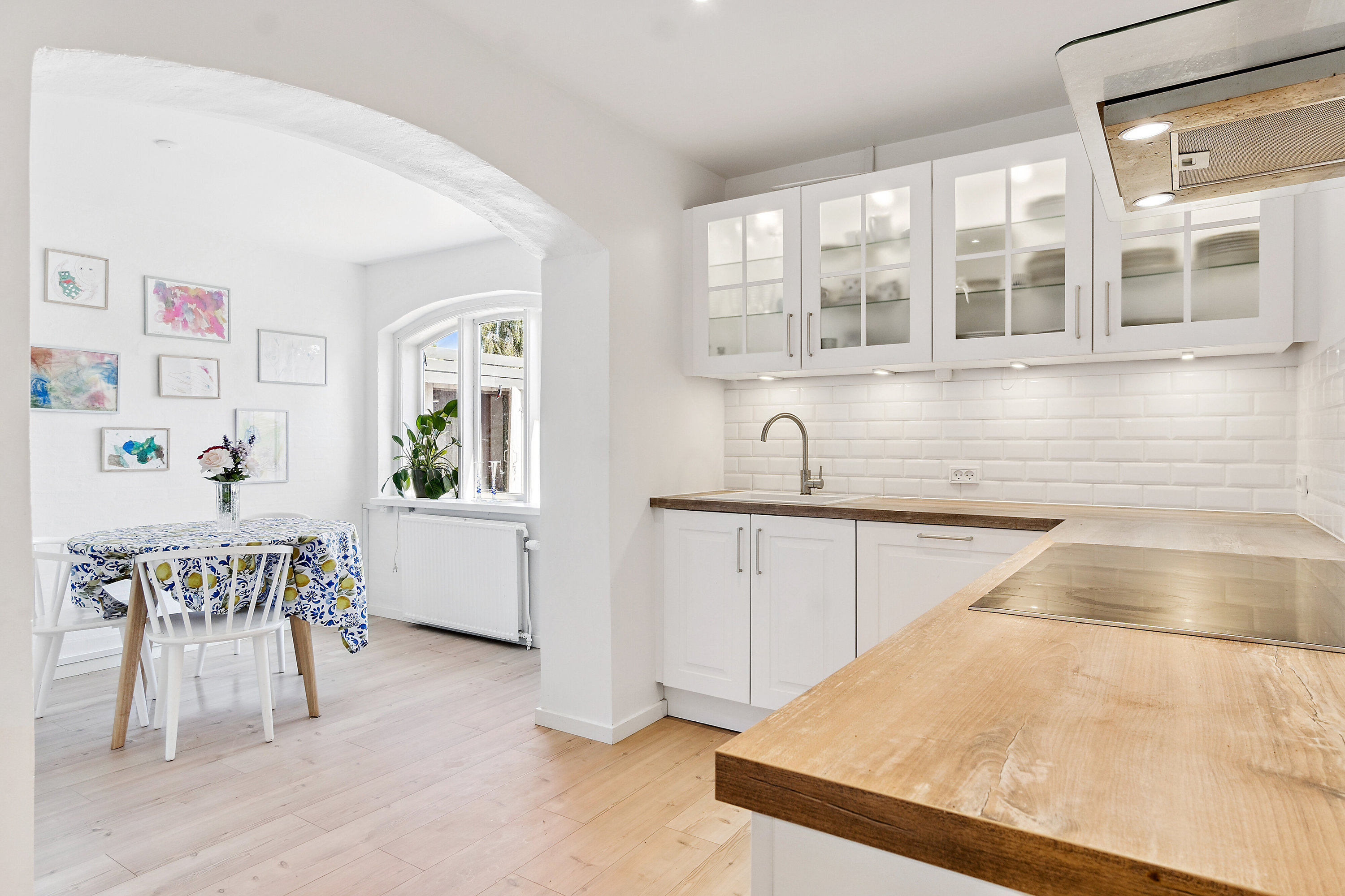 Fremhævet køkken billede i fuldskærmstilstand. Billede af Risbjerggårds Alle 13, 2650 Hvidovre