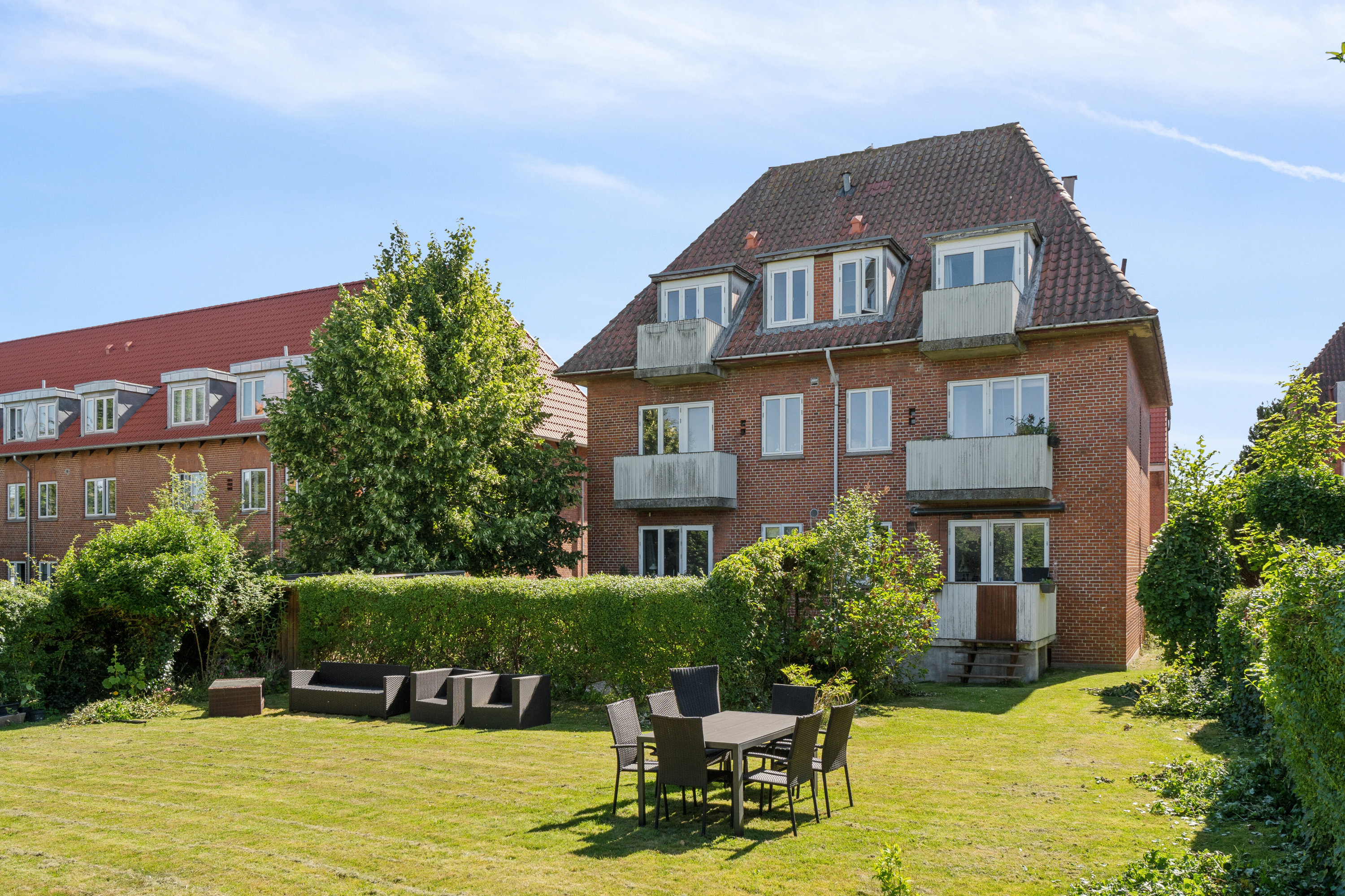 Fremhævet set fra haven billede i fuldskærmstilstand. Billede af Holmehusvej 70, 2. tv., 5000 Odense C