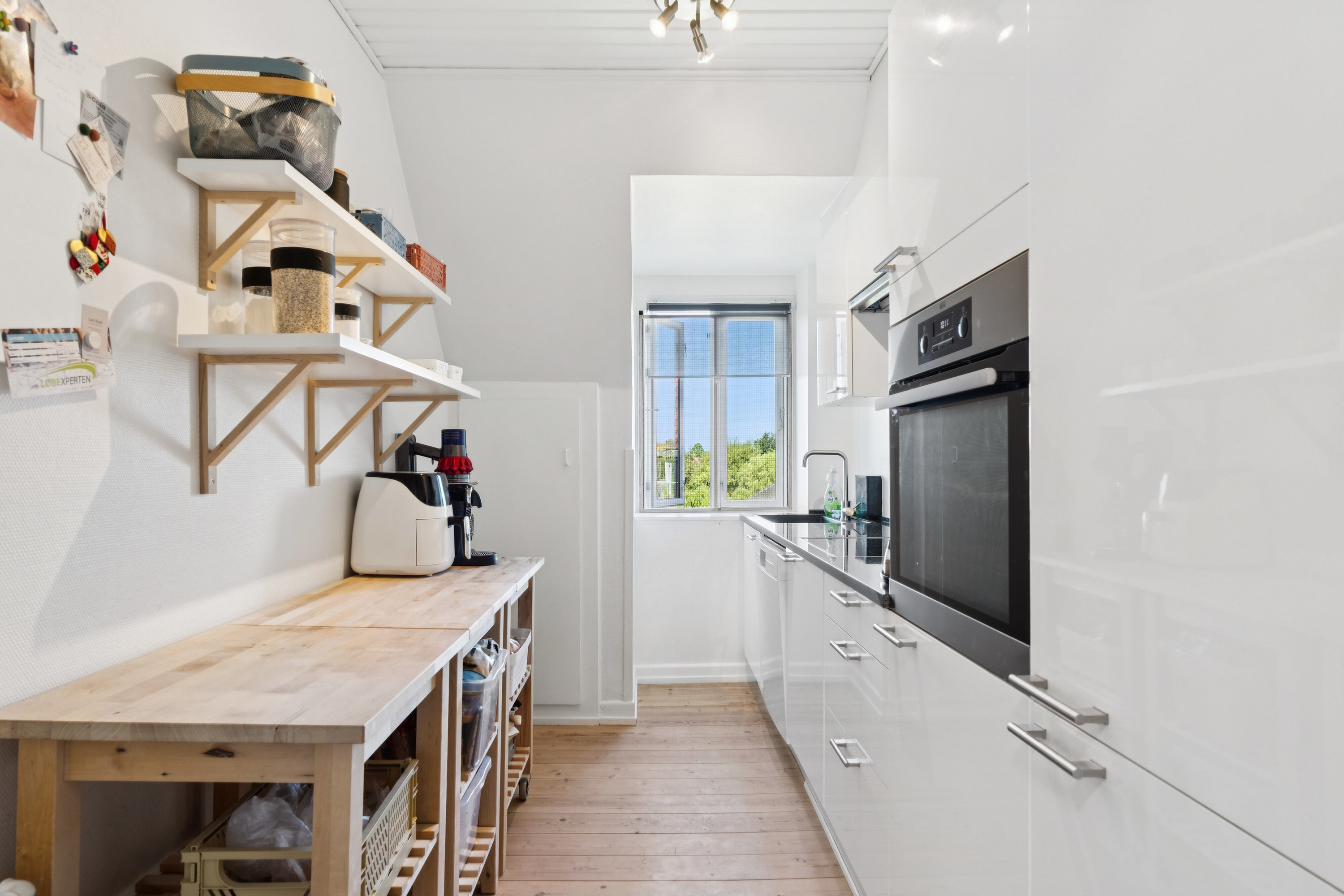 Miniaturebillede 1: køkken. Billede af Holmehusvej 70, 2. tv., 5000 Odense C