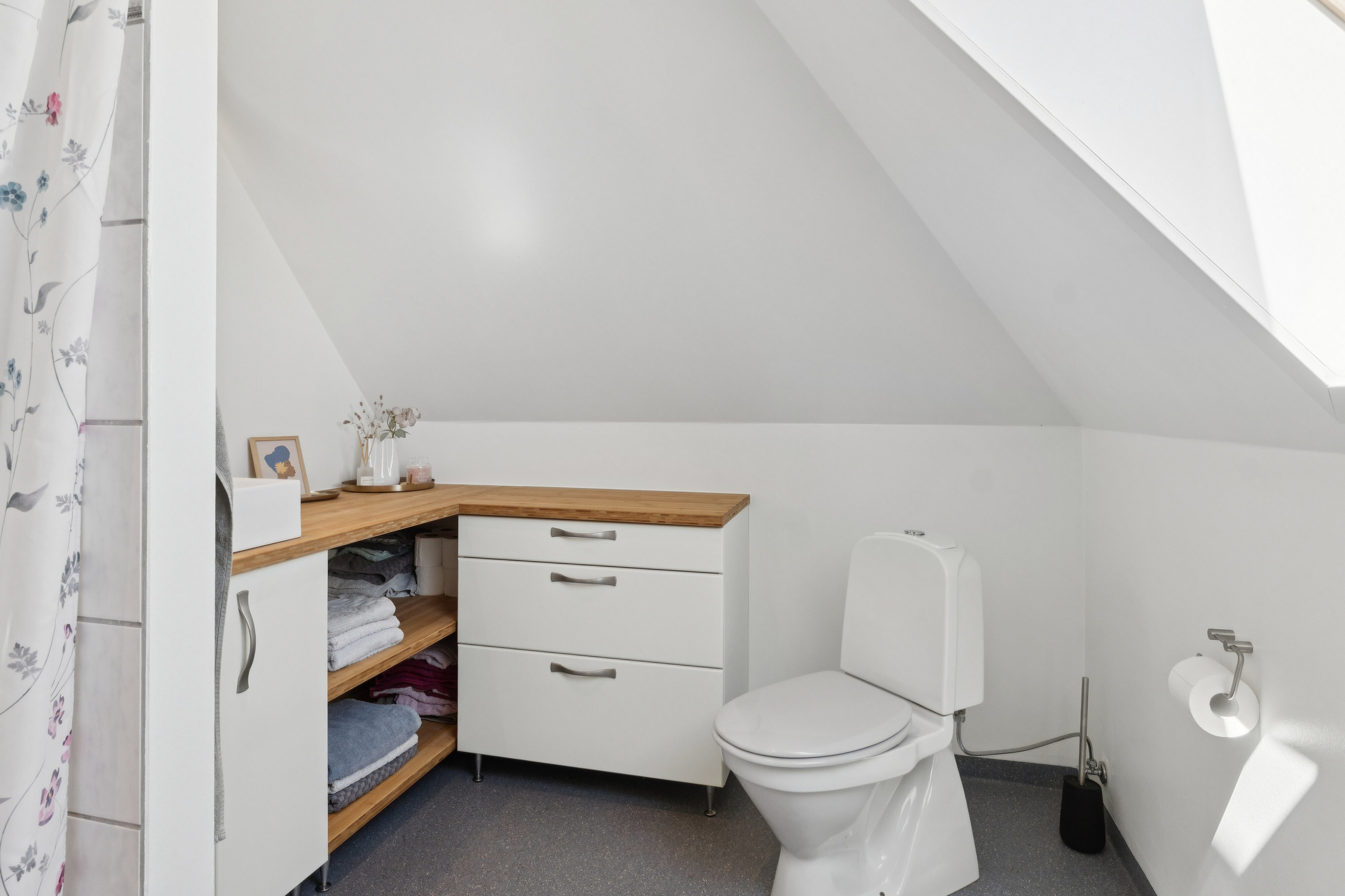 Fremhævet badeværelse billede i fuldskærmstilstand. Billede af Førslev Kirkestræde 10E, Førslev, 4690 Haslev