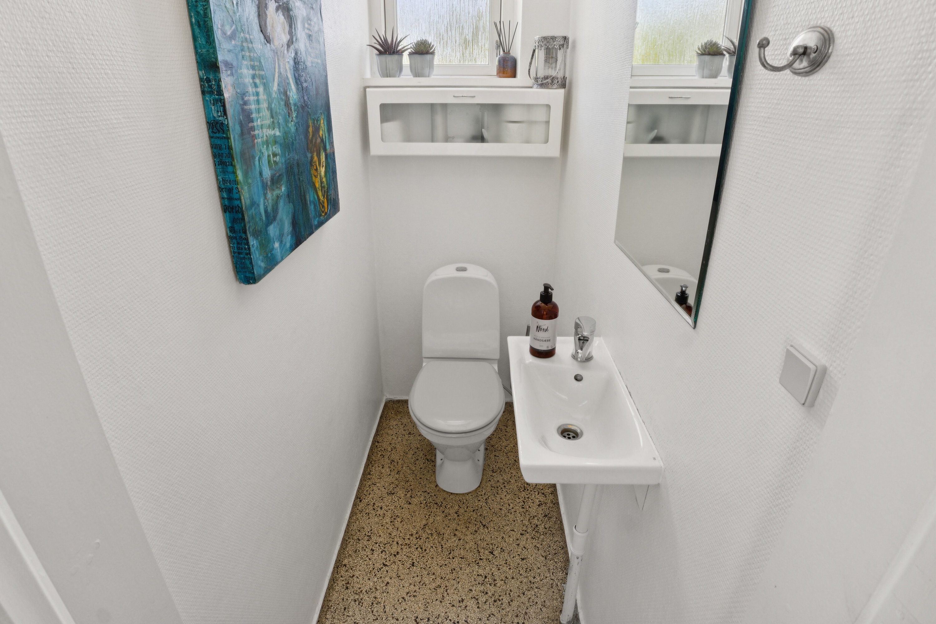 Fremhævet toilet billede i fuldskærmstilstand. Billede af Førslev Kirkestræde 10E, Førslev, 4690 Haslev