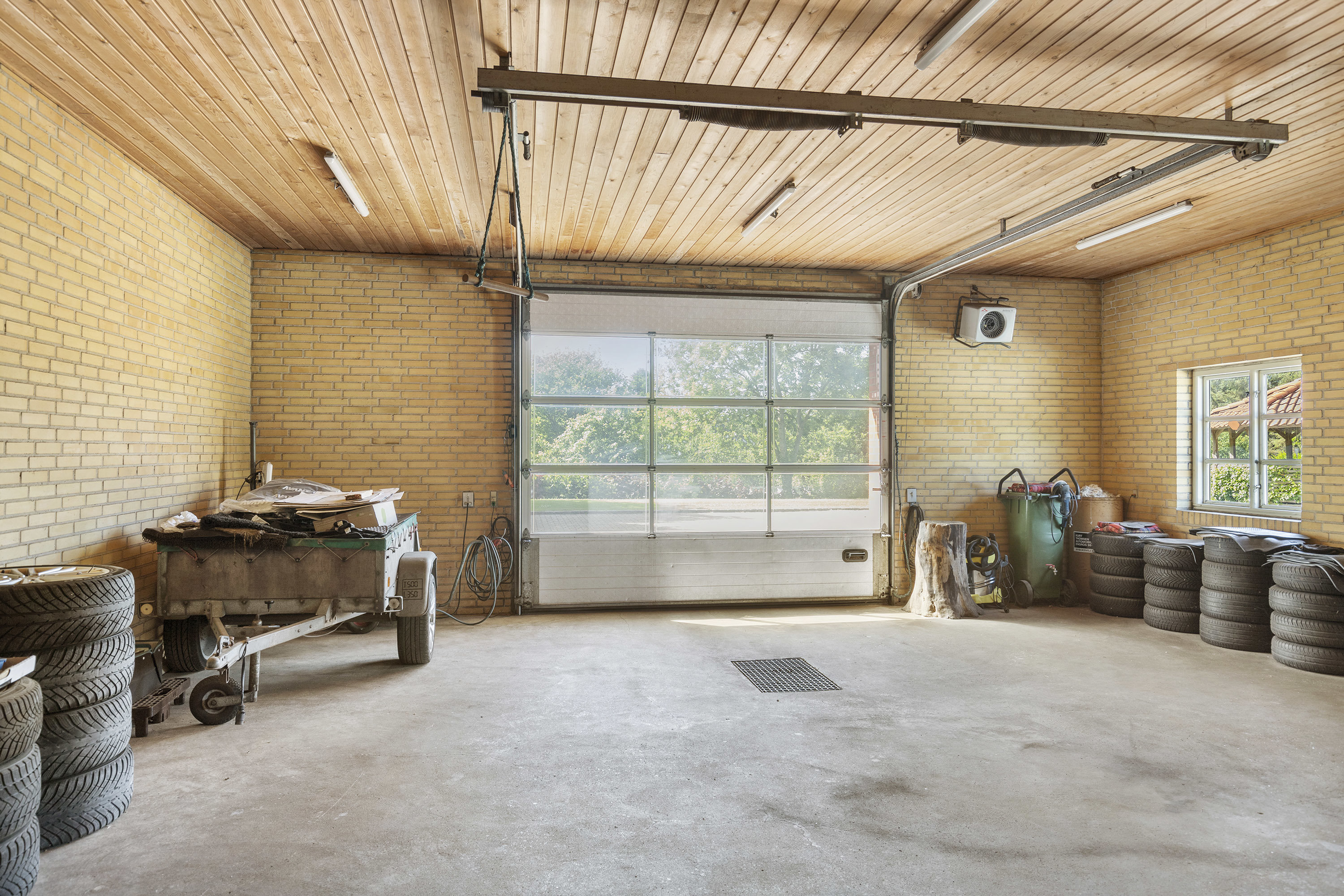 Fremhævet garage billede i fuldskærmstilstand. Billede af Nyboesvej 23, V Hornum, 9640 Farsø