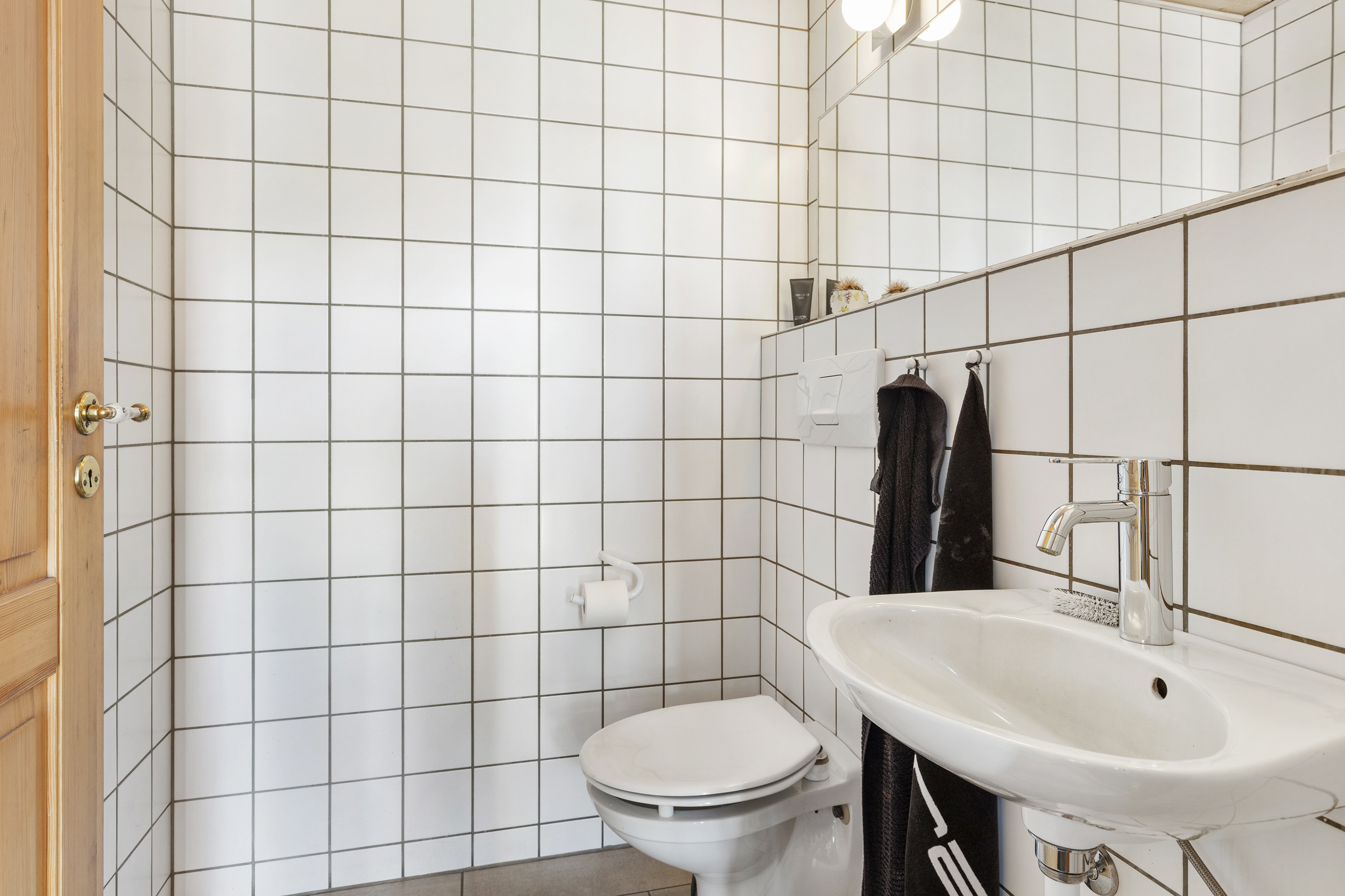 Fremhævet toilet billede i fuldskærmstilstand. Billede af Nyboesvej 23, V Hornum, 9640 Farsø