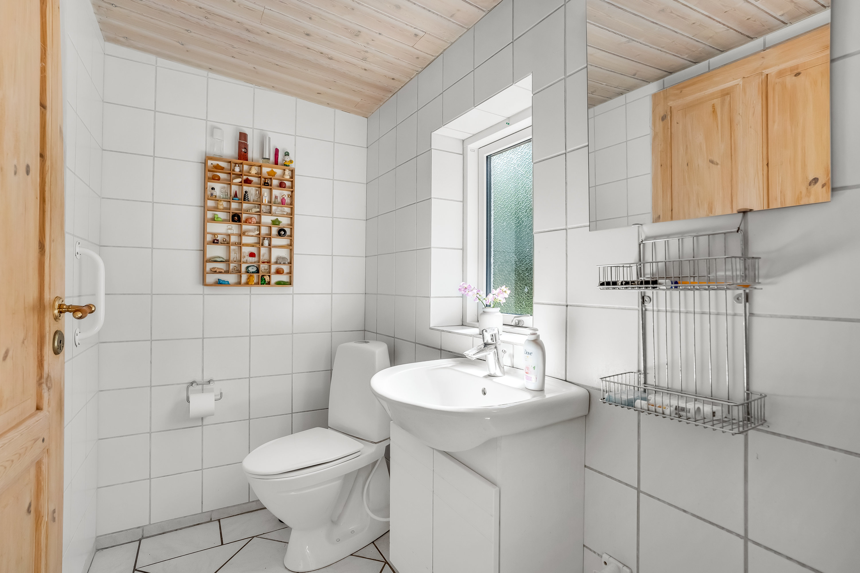 Fremhævet toilet billede i fuldskærmstilstand. Billede af Askhavnsvej 16, 4945 Femø