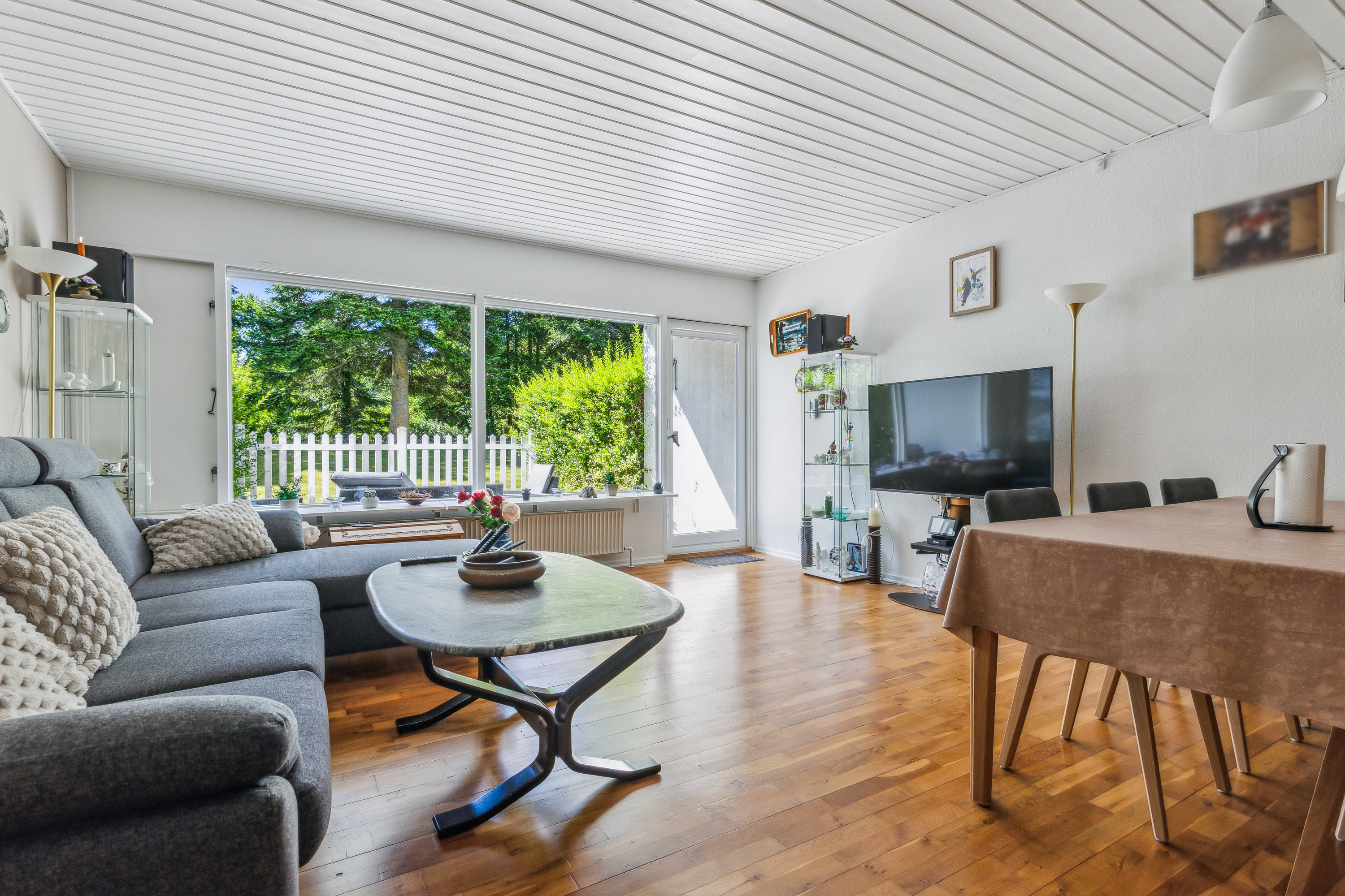 Fremhævet stue billede i fuldskærmstilstand. Billede af Æblerosevej 13, st.. tv., 8500 Grenaa