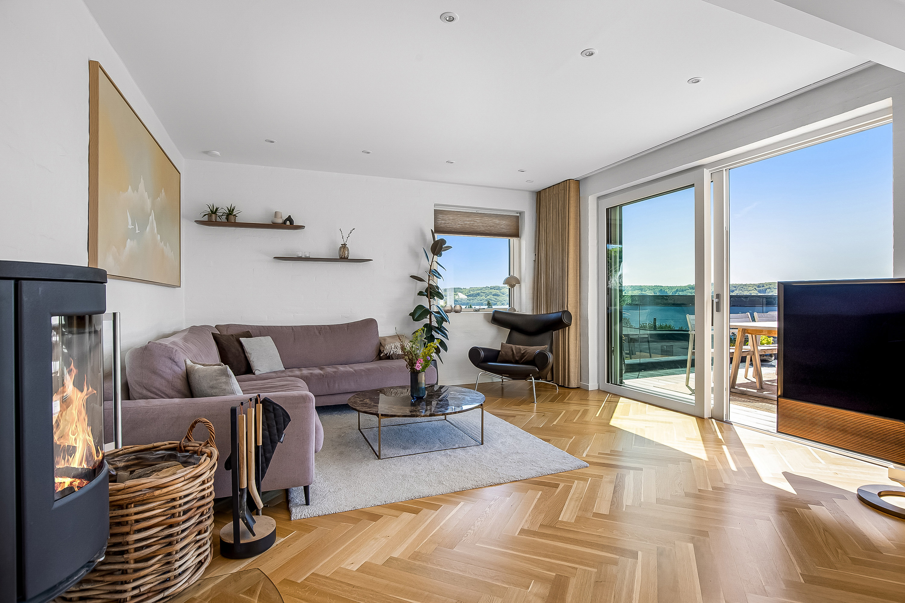 Fremhævet stue billede i fuldskærmstilstand. Billede af Mosebakken 3, Bredballe, 7120 Vejle Øst