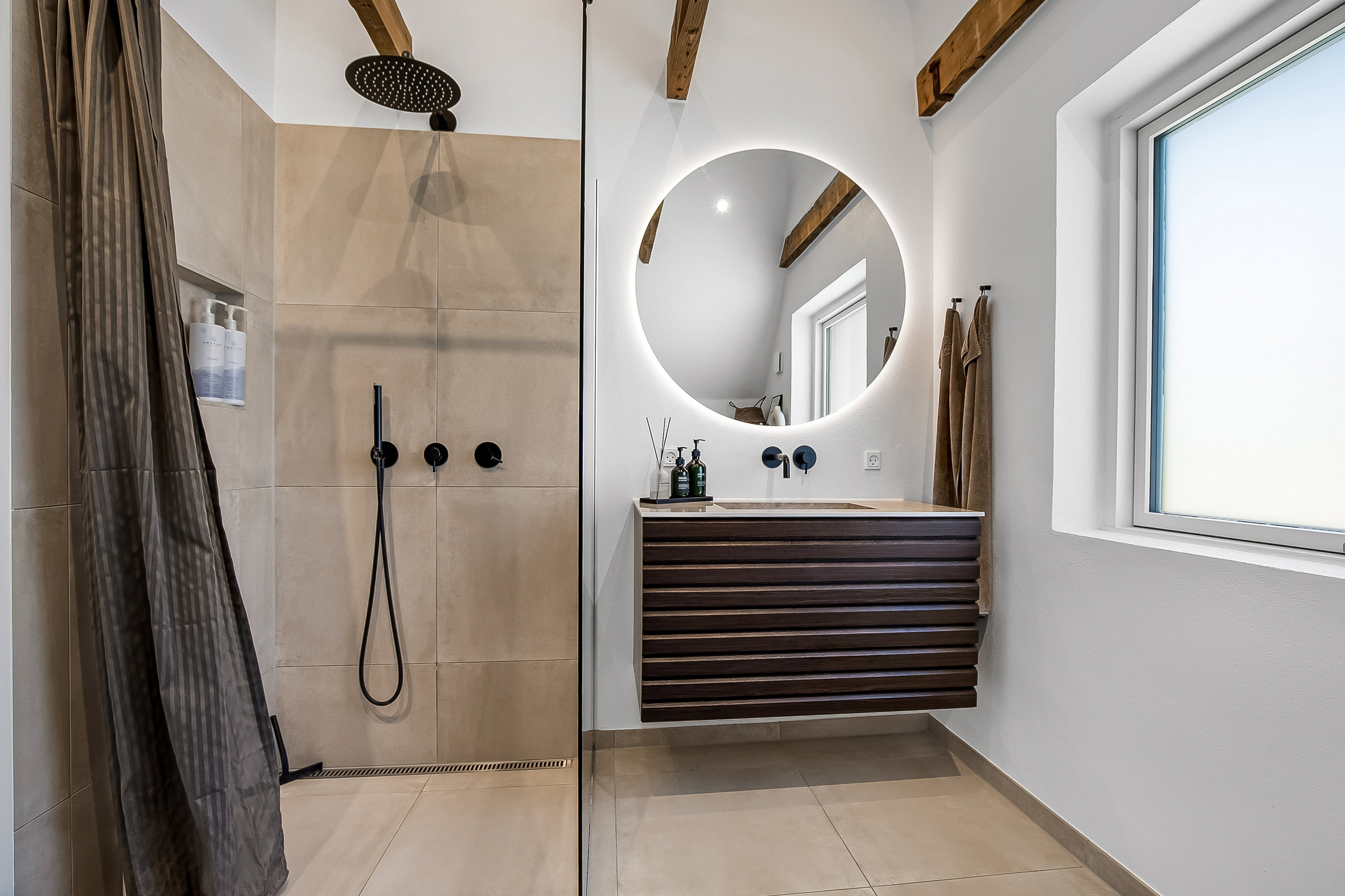 Fremhævet badeværelse billede i fuldskærmstilstand. Billede af Mosebakken 3, Bredballe, 7120 Vejle Øst