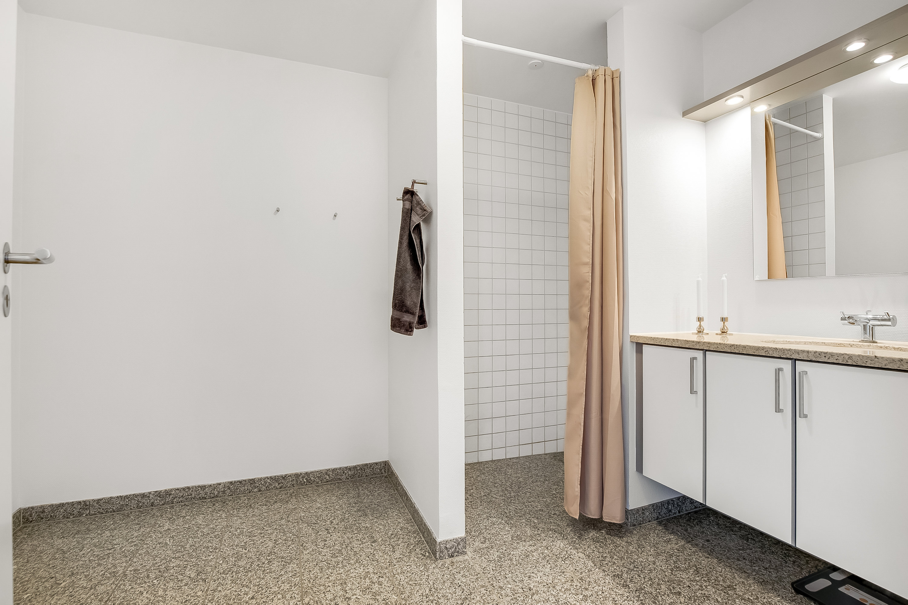 Fremhævet badeværelse billede i fuldskærmstilstand. Billede af Den Hvide Facet 1, 11. c., Centrum, 7100 Vejle