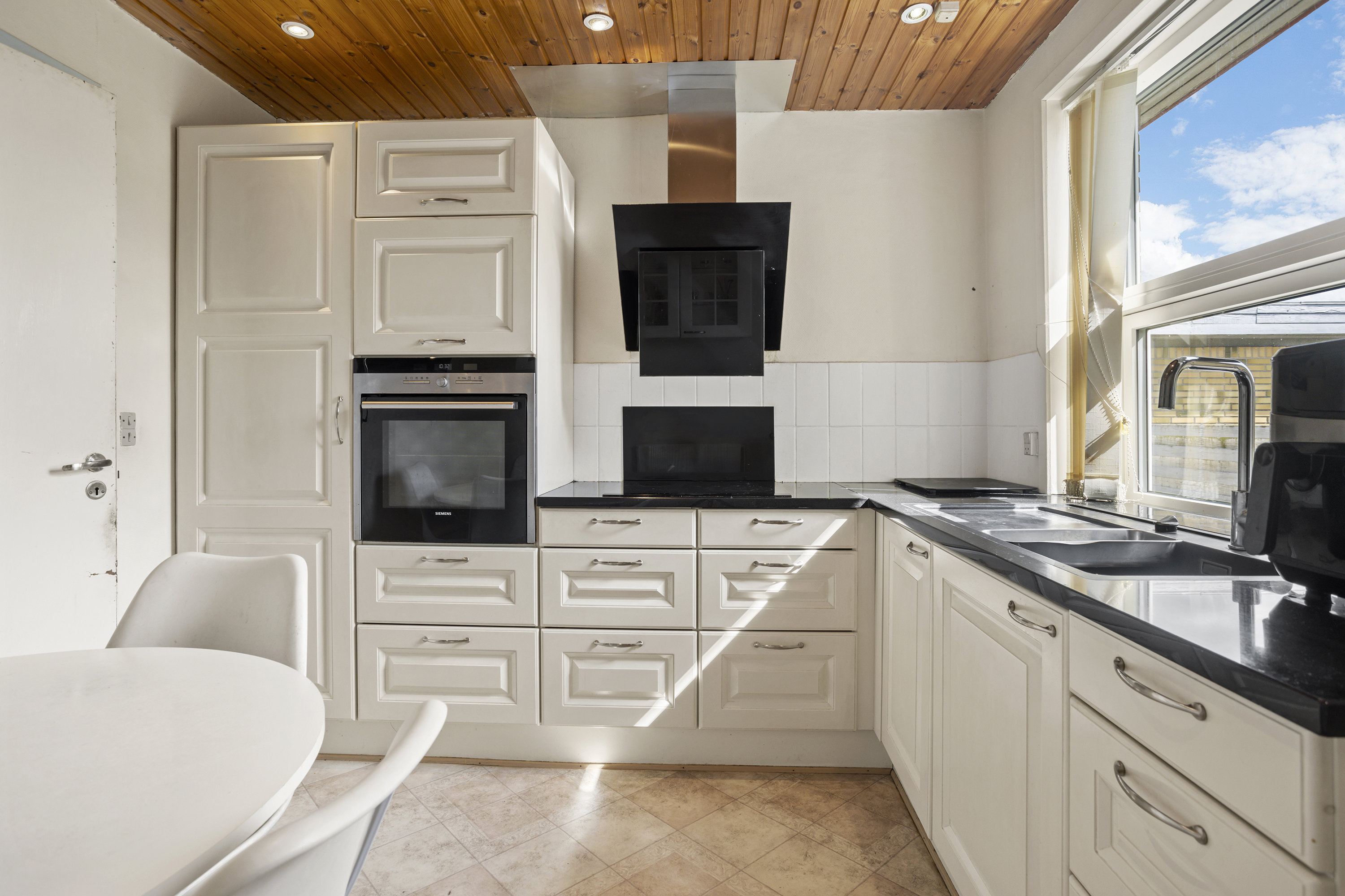 Fremhævet køkken billede i fuldskærmstilstand. Billede af Svendborggade 9, 9900 Frederikshavn