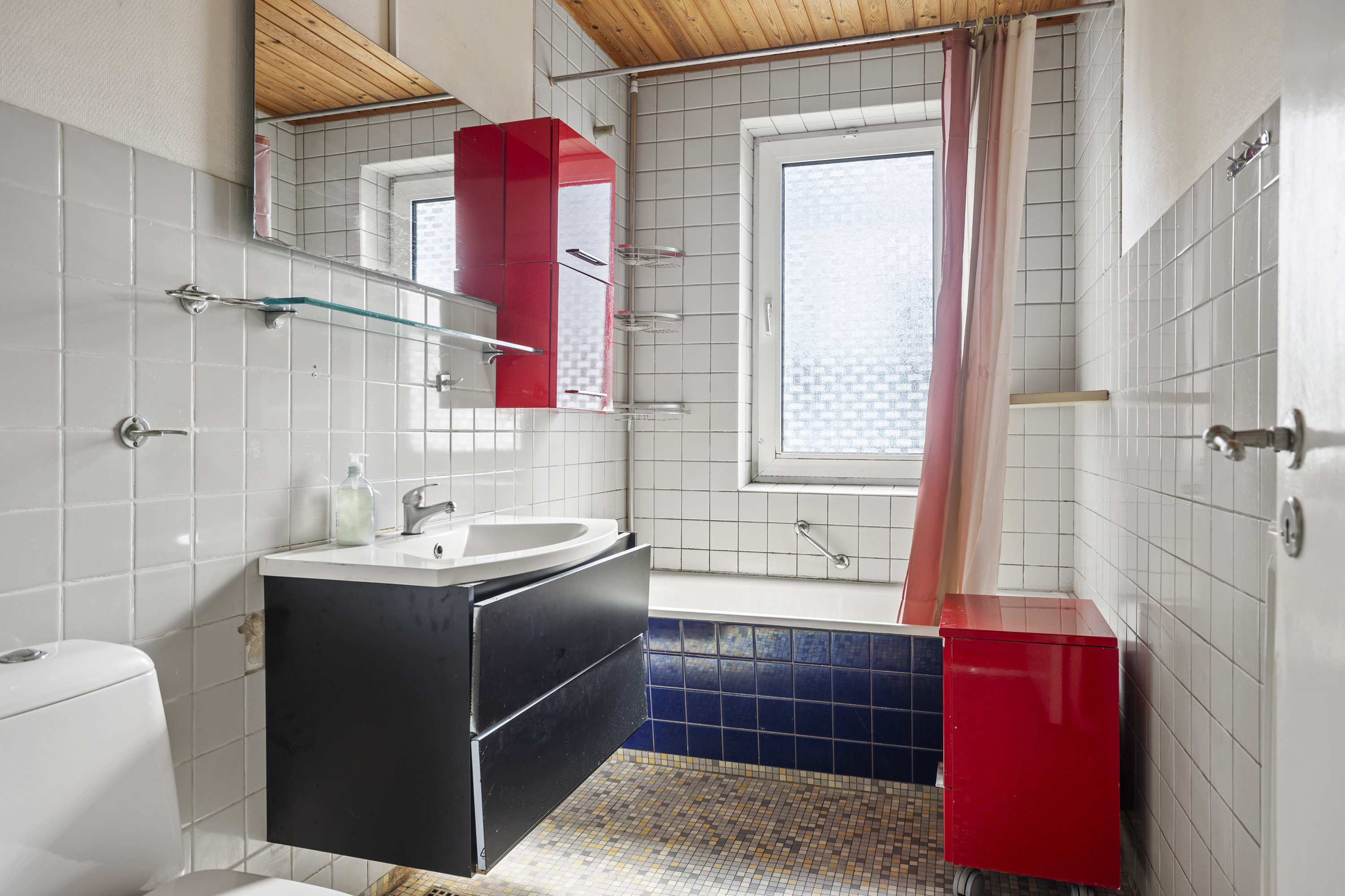 Fremhævet badeværelse billede i fuldskærmstilstand. Billede af Svendborggade 9, 9900 Frederikshavn