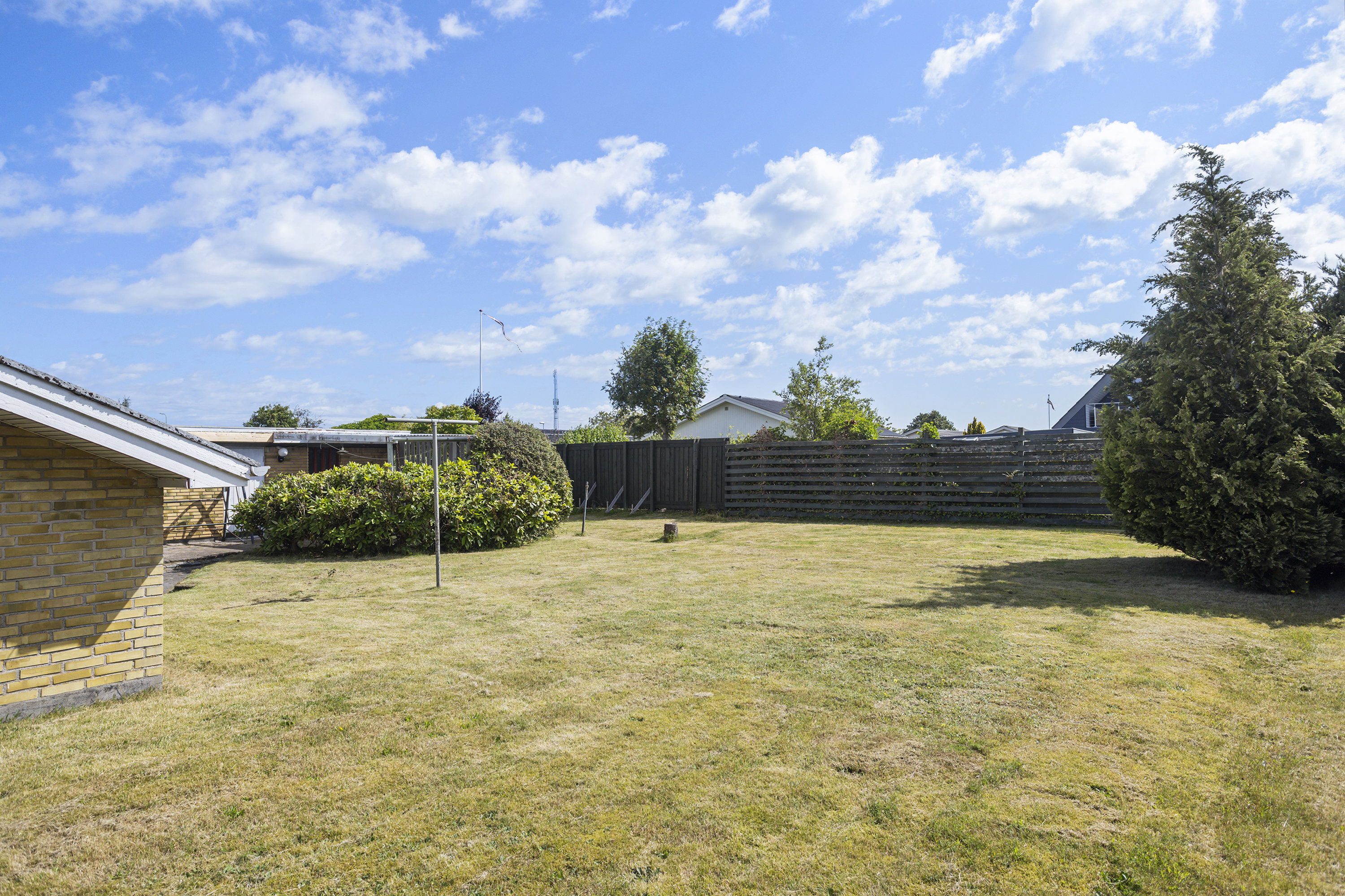 Fremhævet have billede i fuldskærmstilstand. Billede af Svendborggade 9, 9900 Frederikshavn