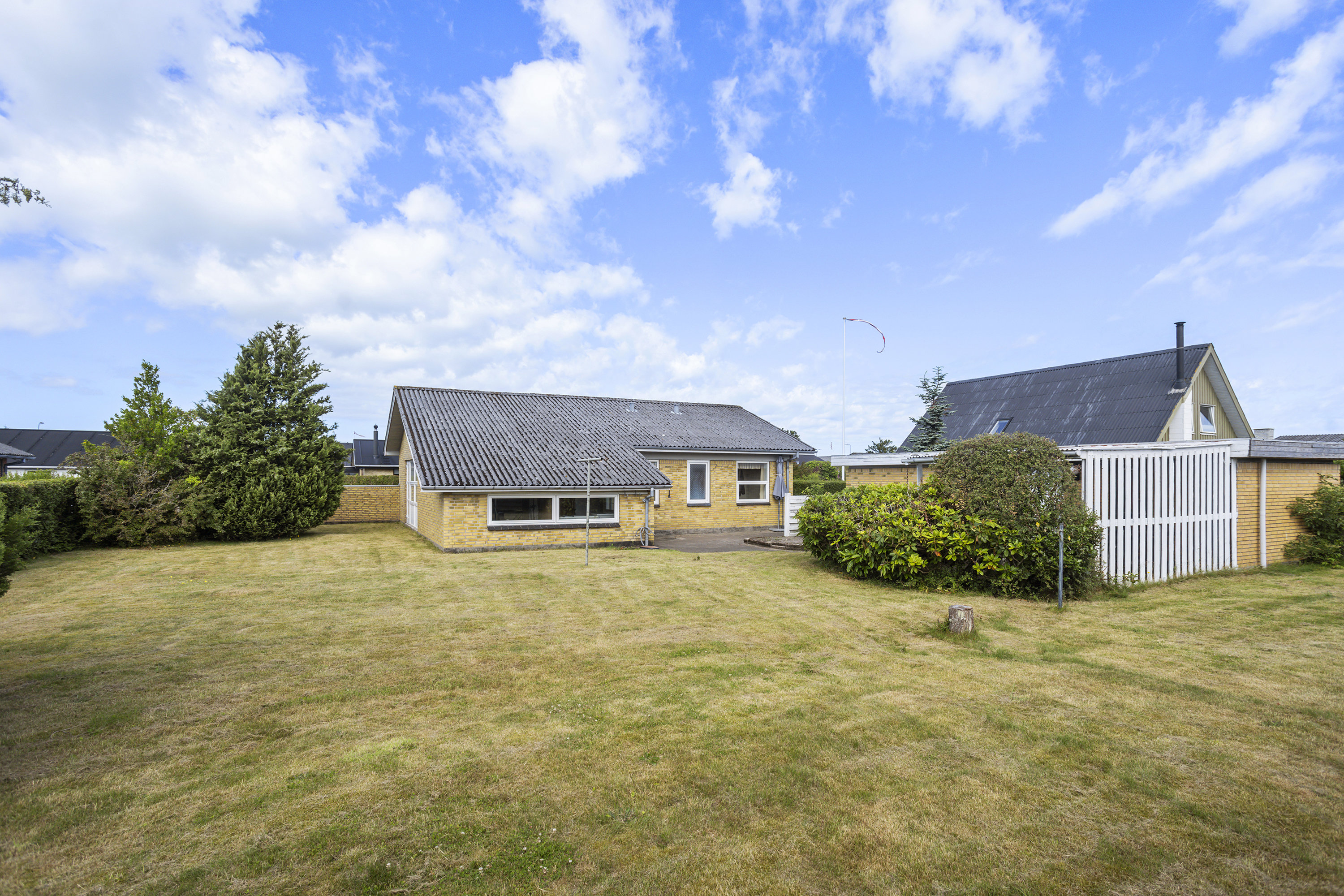 Fremhævet facade billede i fuldskærmstilstand. Billede af Svendborggade 9, 9900 Frederikshavn