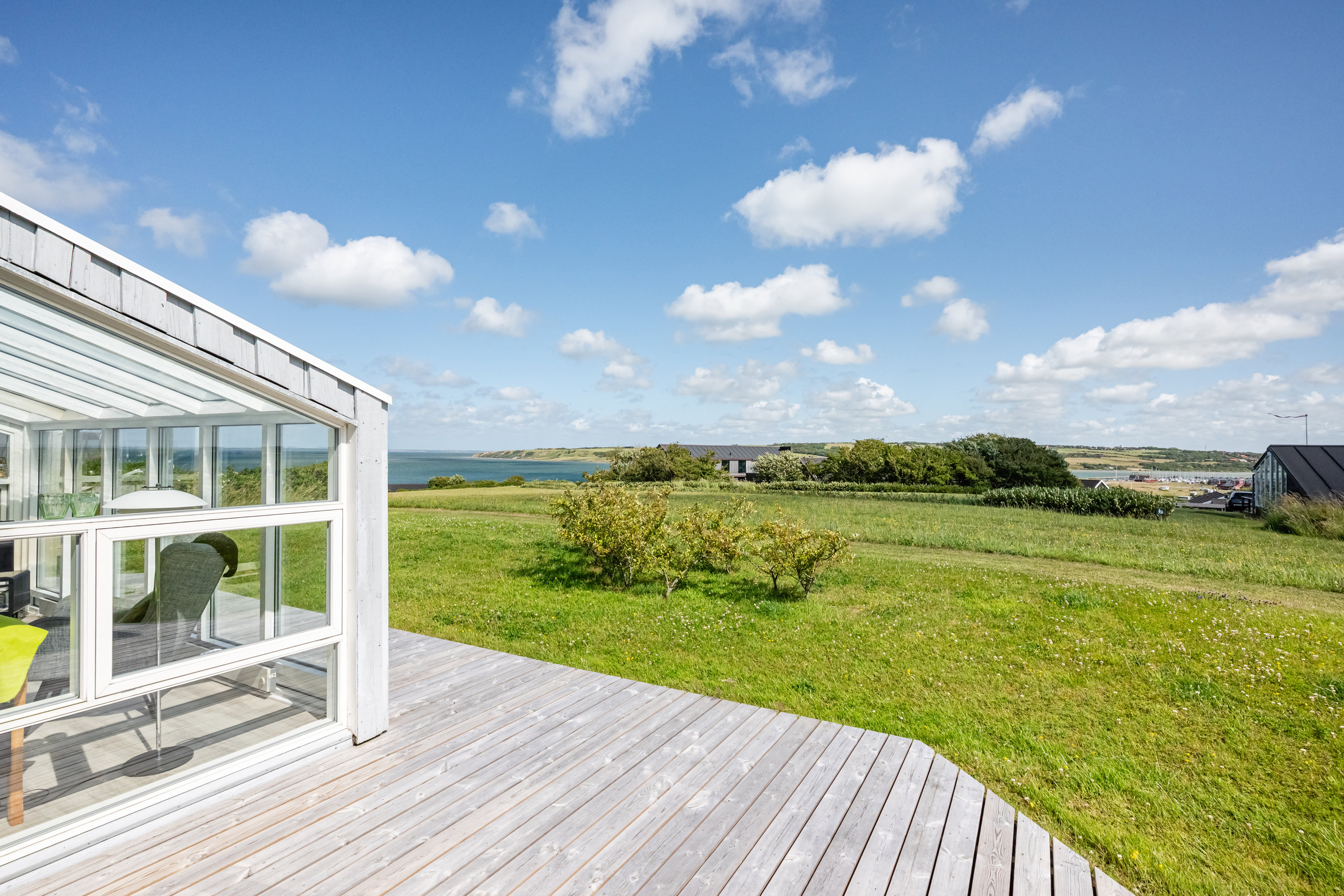 Fremhævet terrasse billede i fuldskærmstilstand. Billede af Gyvelvej 8, Tørring, 7620 Lemvig