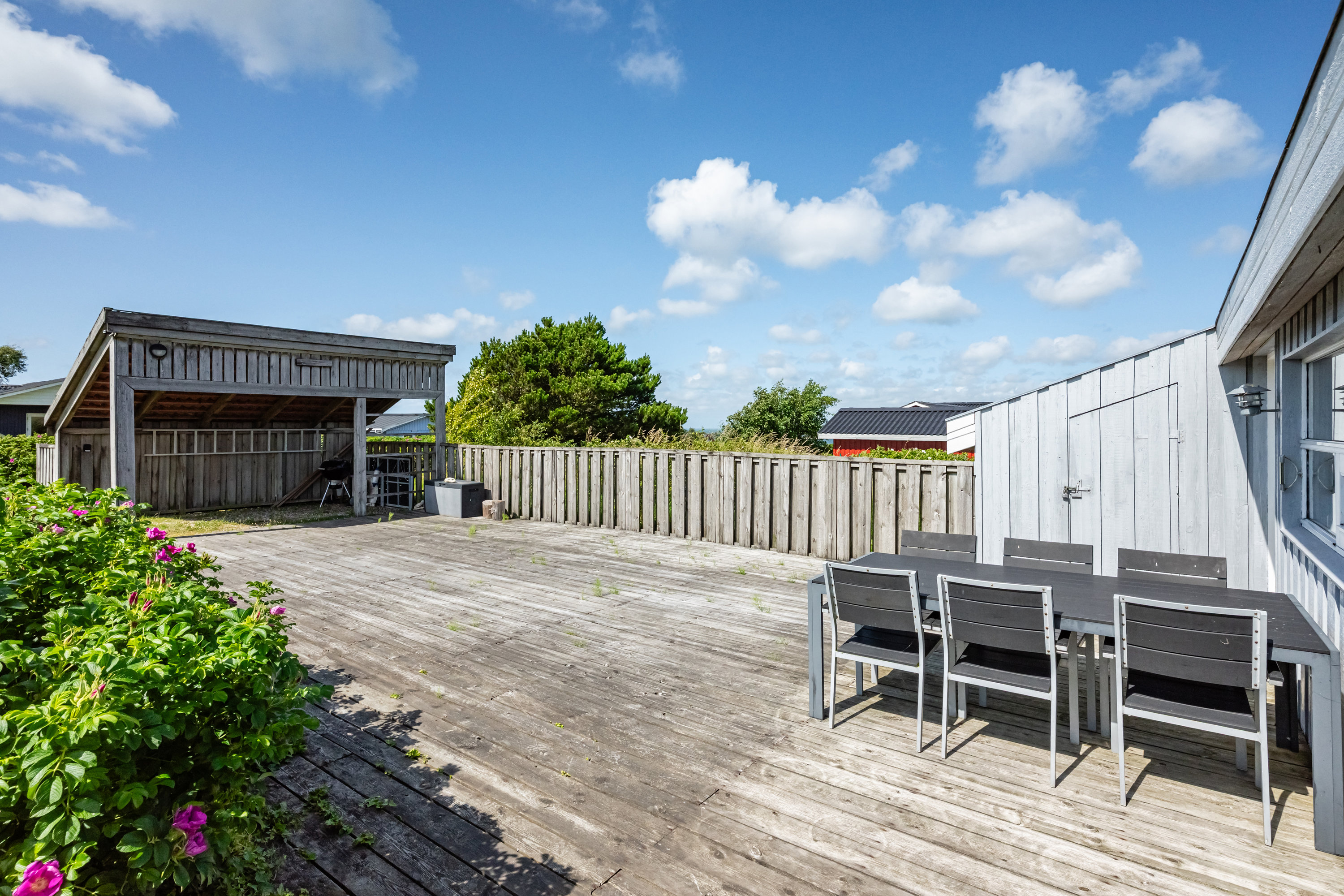 Fremhævet terrasse billede i fuldskærmstilstand. Billede af Gyvelvej 8, Tørring, 7620 Lemvig