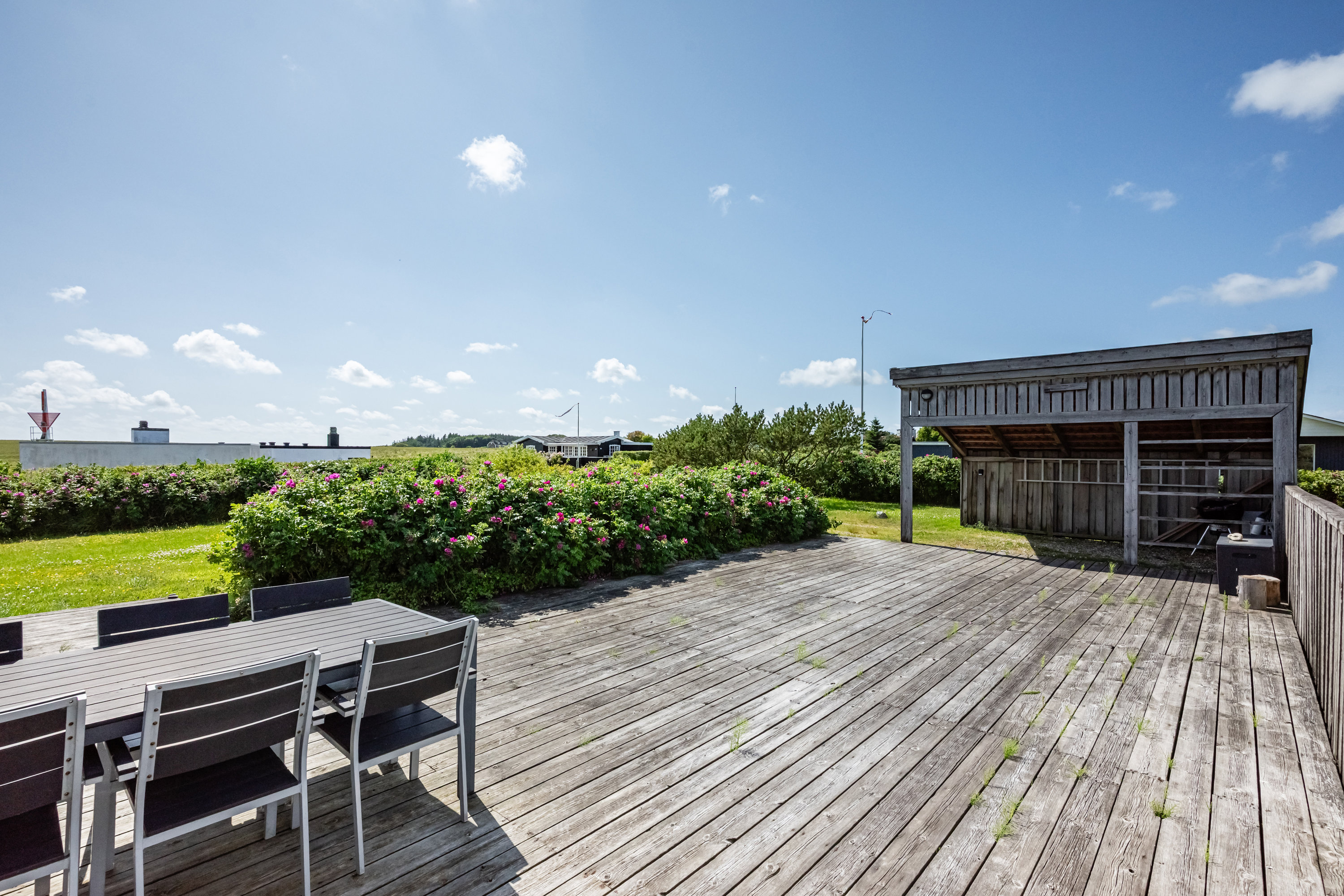 Fremhævet terrasse billede i fuldskærmstilstand. Billede af Gyvelvej 8, Tørring, 7620 Lemvig