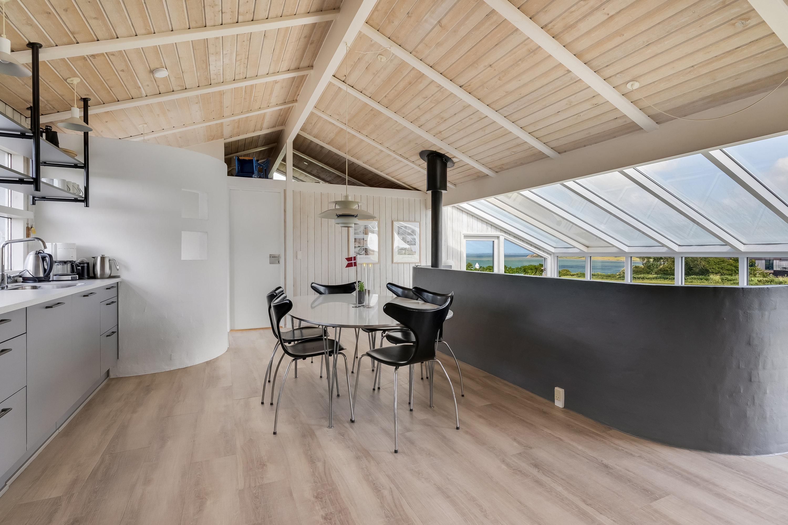 Fremhævet andet billede i fuldskærmstilstand. Billede af Gyvelvej 8, Tørring, 7620 Lemvig