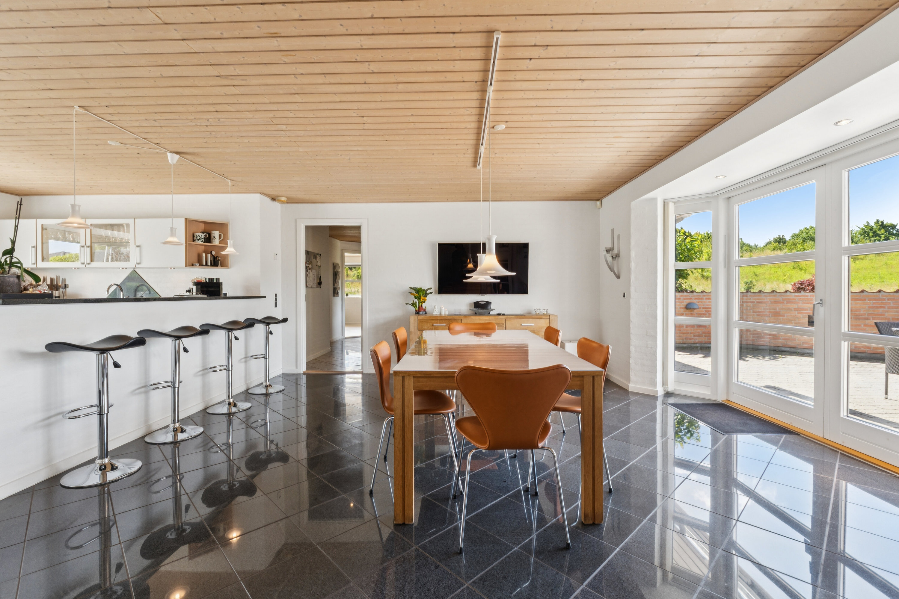 Fremhævet spisestue billede i fuldskærmstilstand. Billede af Bakkegårds Allé 71, 5550 Langeskov