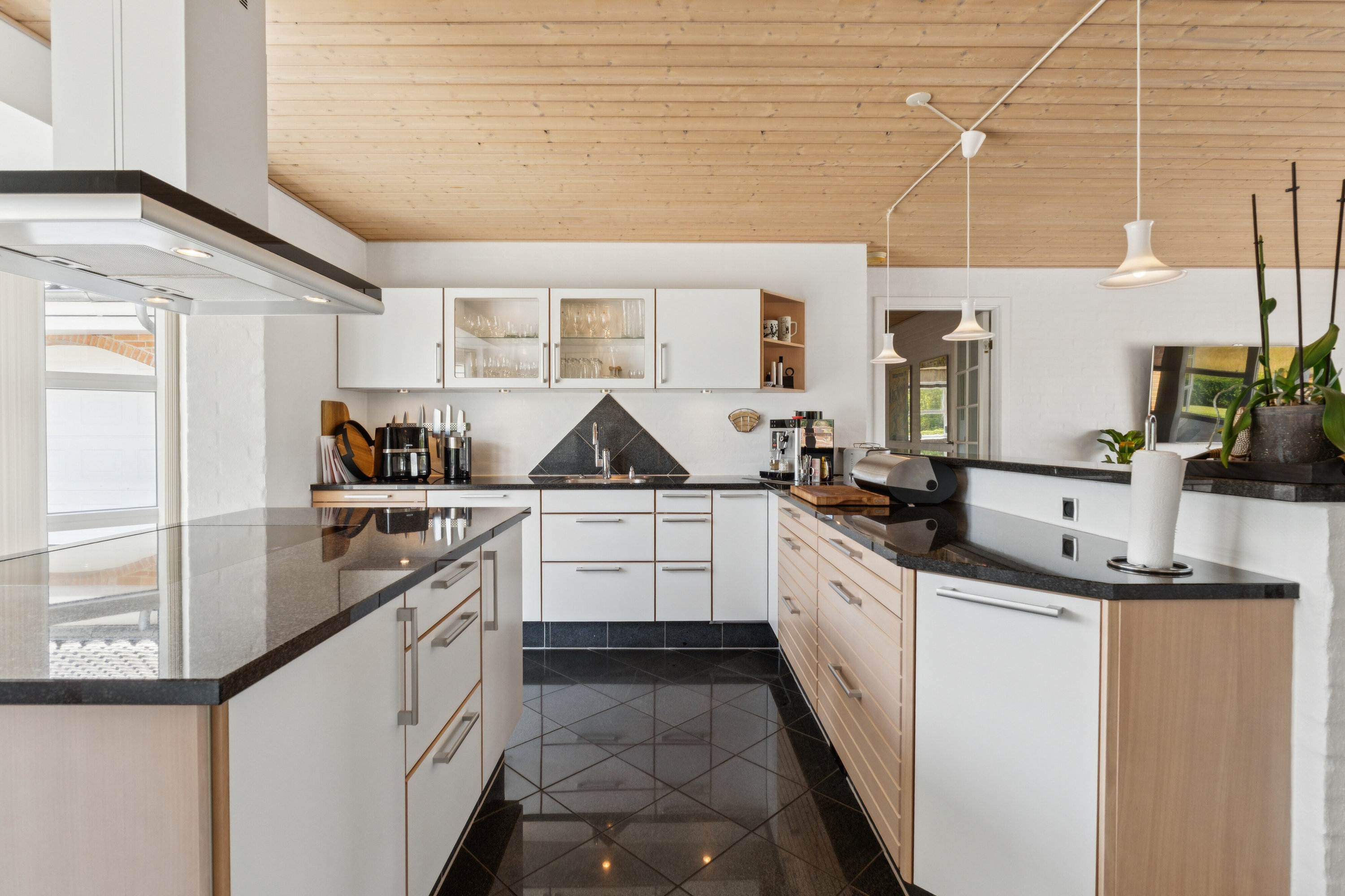 Fremhævet køkken billede i fuldskærmstilstand. Billede af Bakkegårds Allé 71, 5550 Langeskov