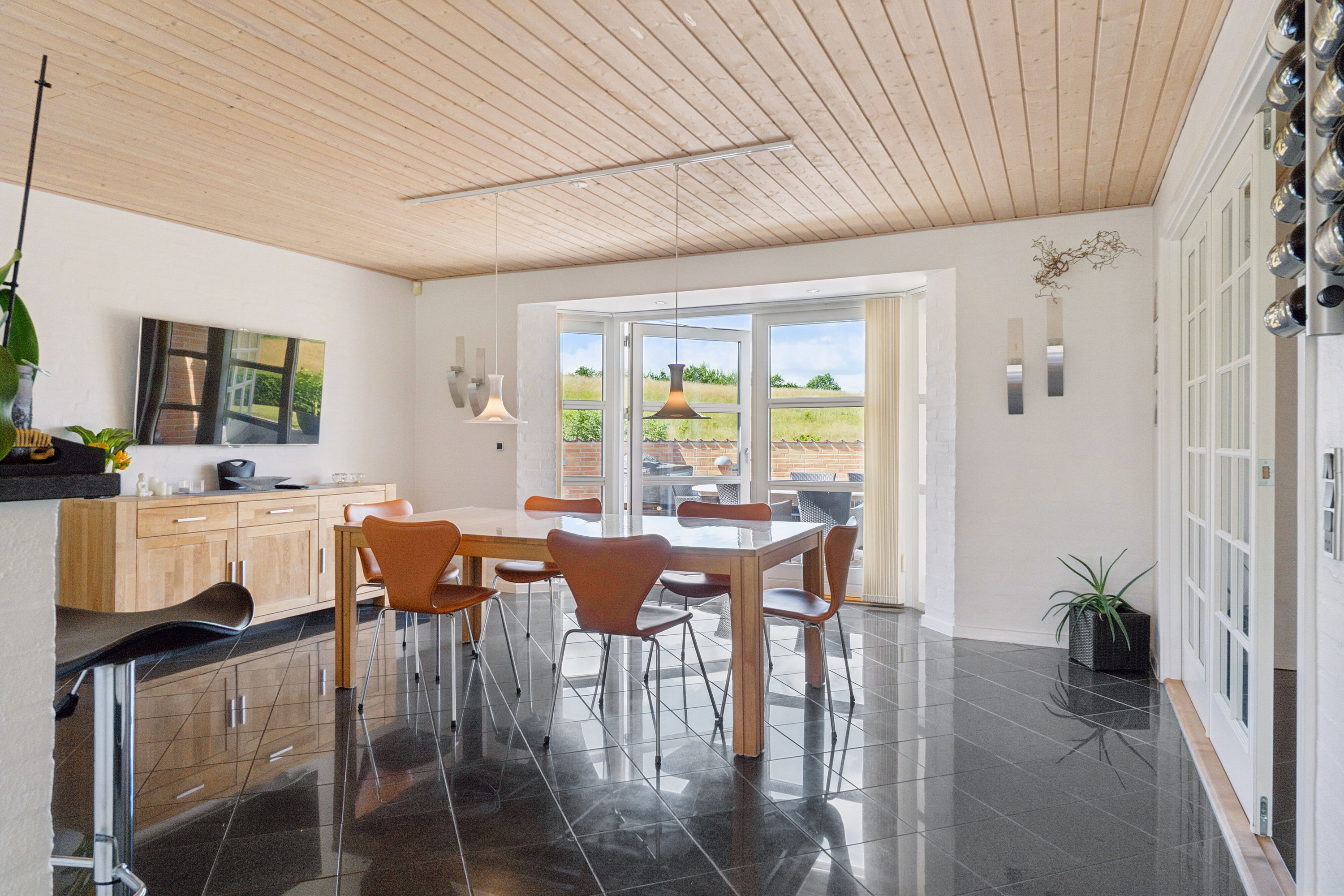 Fremhævet spisestue billede i fuldskærmstilstand. Billede af Bakkegårds Allé 71, 5550 Langeskov