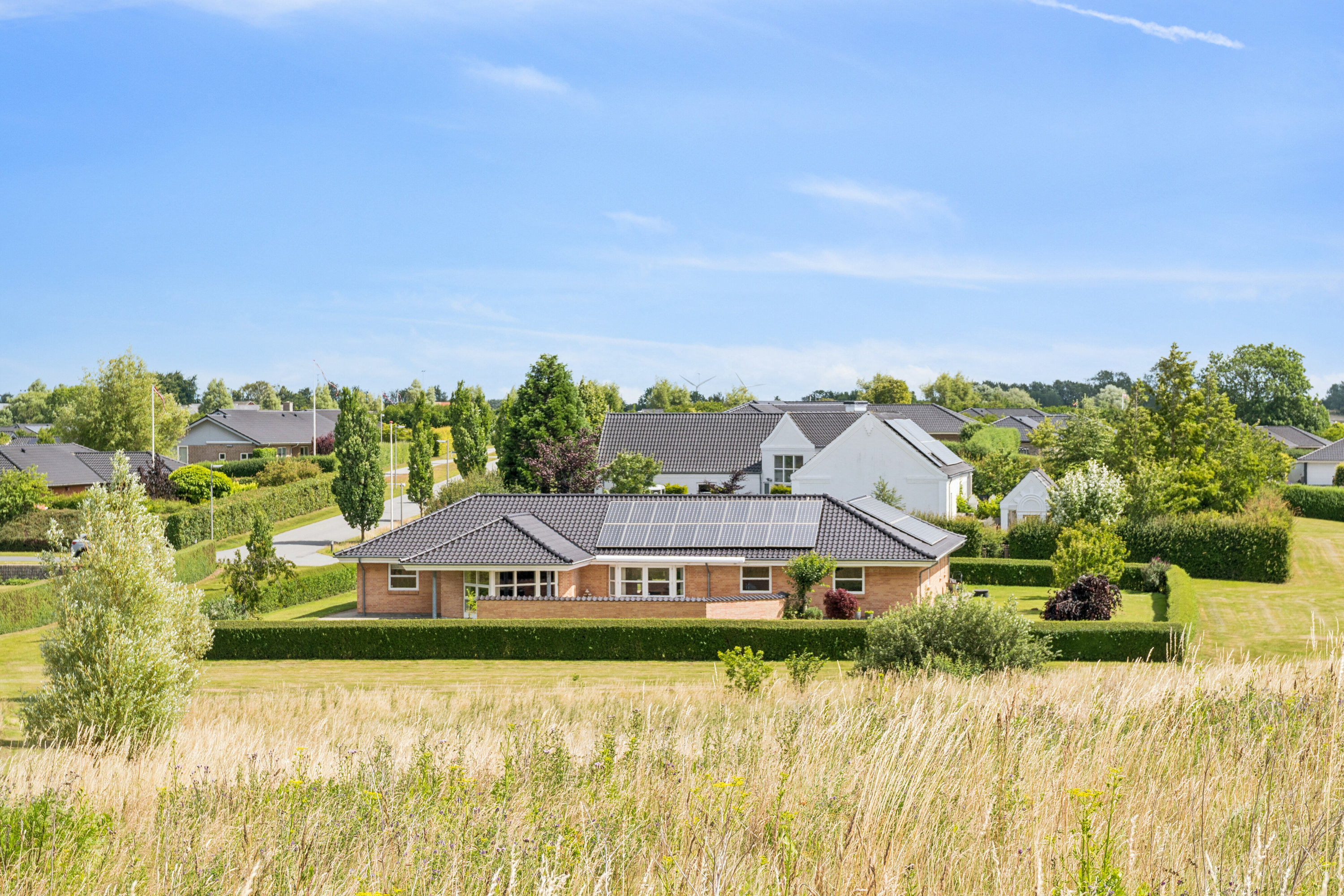 Fremhævet set fra haven billede i fuldskærmstilstand. Billede af Bakkegårds Allé 71, 5550 Langeskov