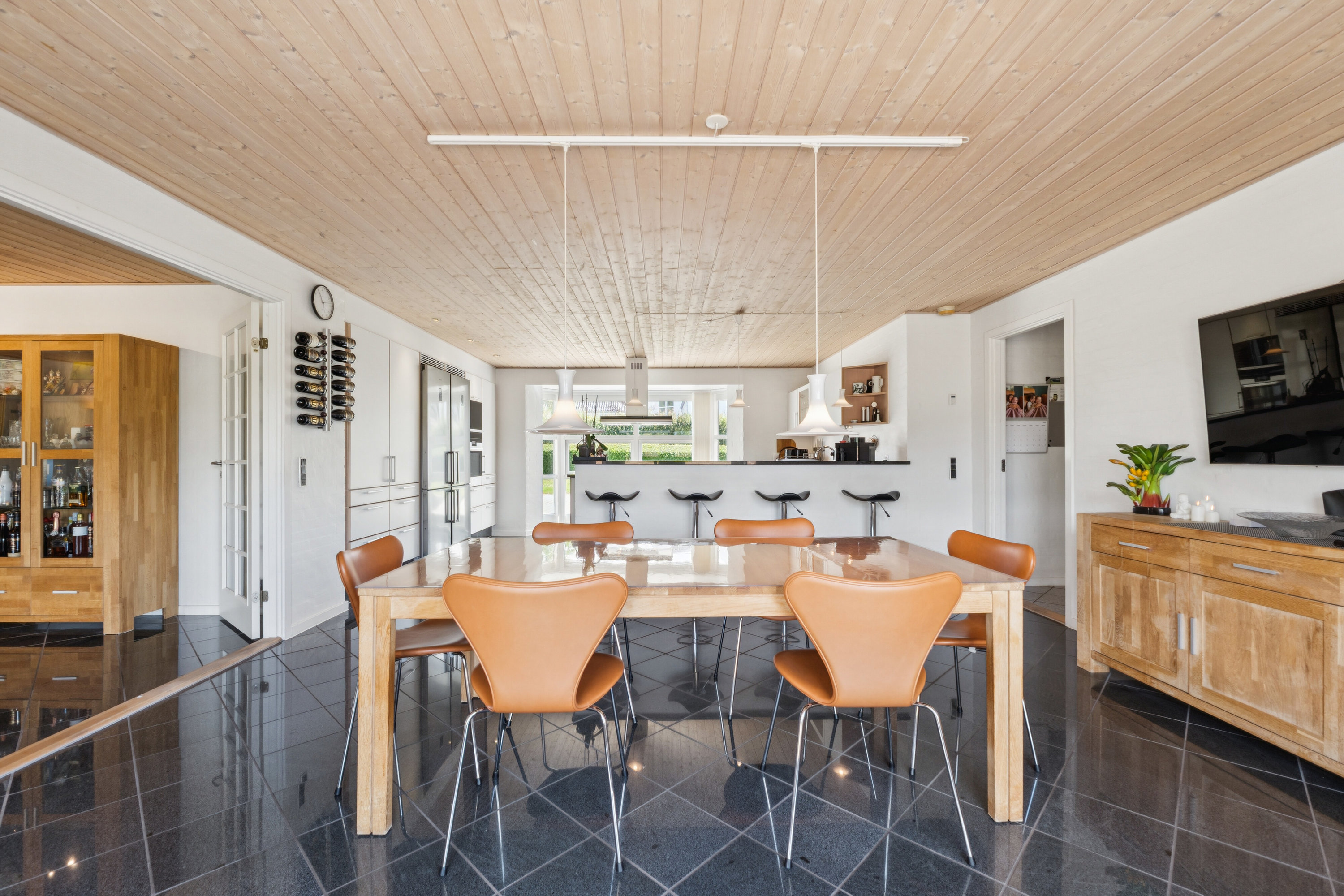 Fremhævet spisestue billede i fuldskærmstilstand. Billede af Bakkegårds Allé 71, 5550 Langeskov