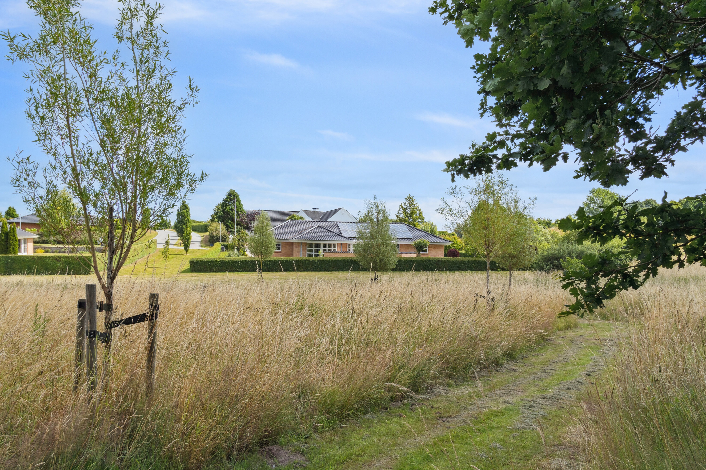 Fremhævet udendørs billede i fuldskærmstilstand. Billede af Bakkegårds Allé 71, 5550 Langeskov