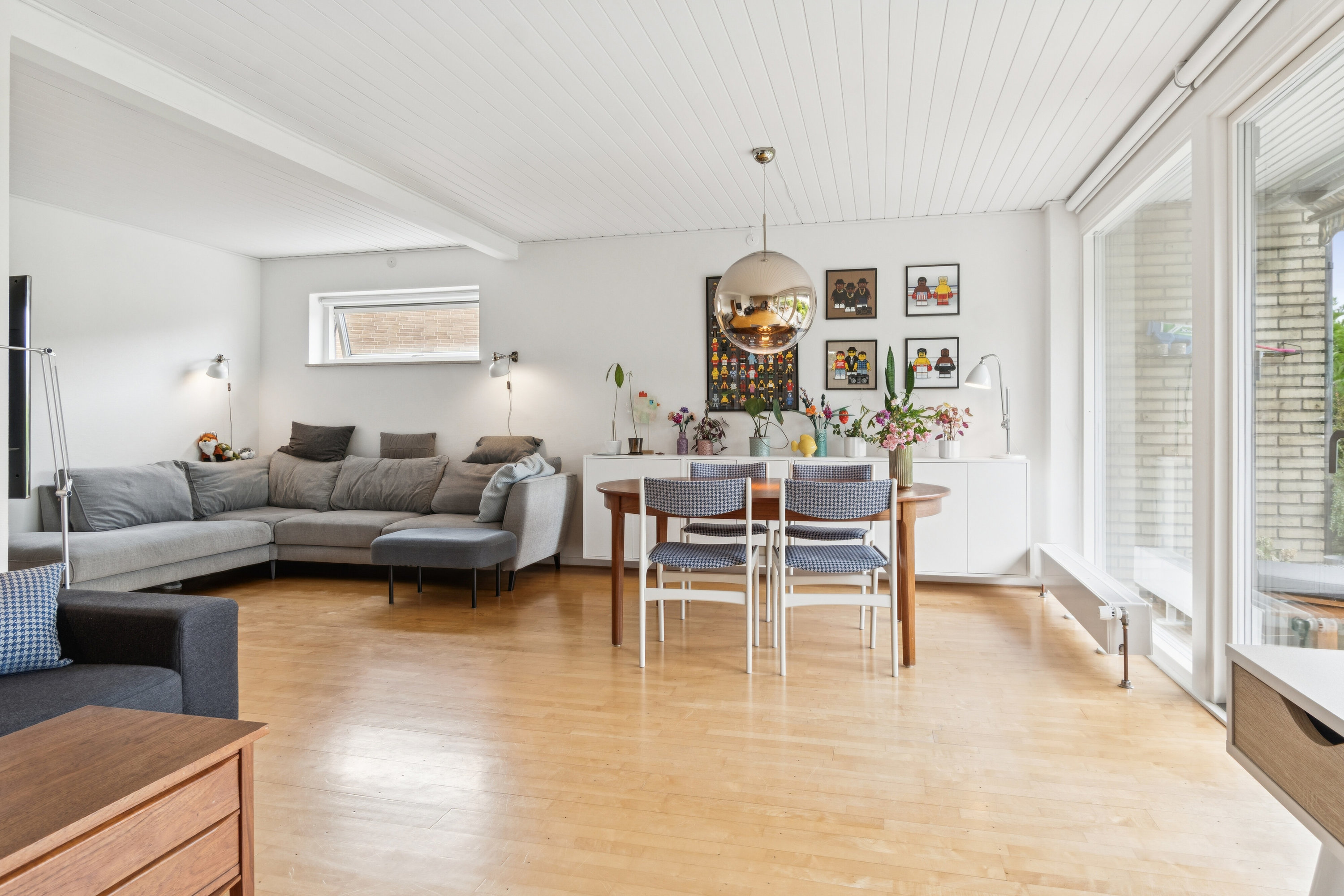 Fremhævet stue billede i fuldskærmstilstand. Billede af Doktor Willesvej 11A, 2650 Hvidovre