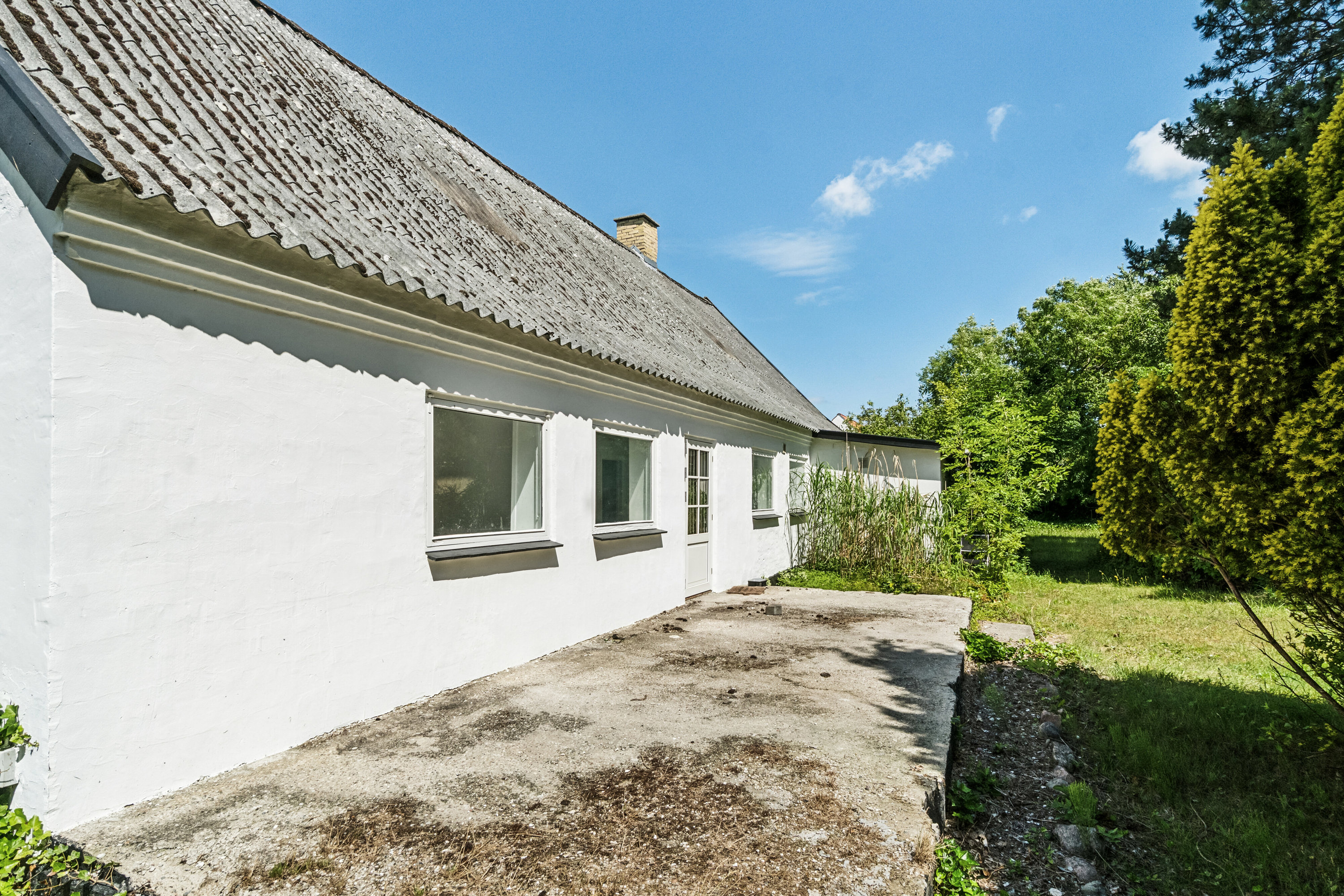 Fremhævet set fra vejen billede i fuldskærmstilstand. Billede af Klintvej 2, Nyrup, 4500 Nykøbing Sj