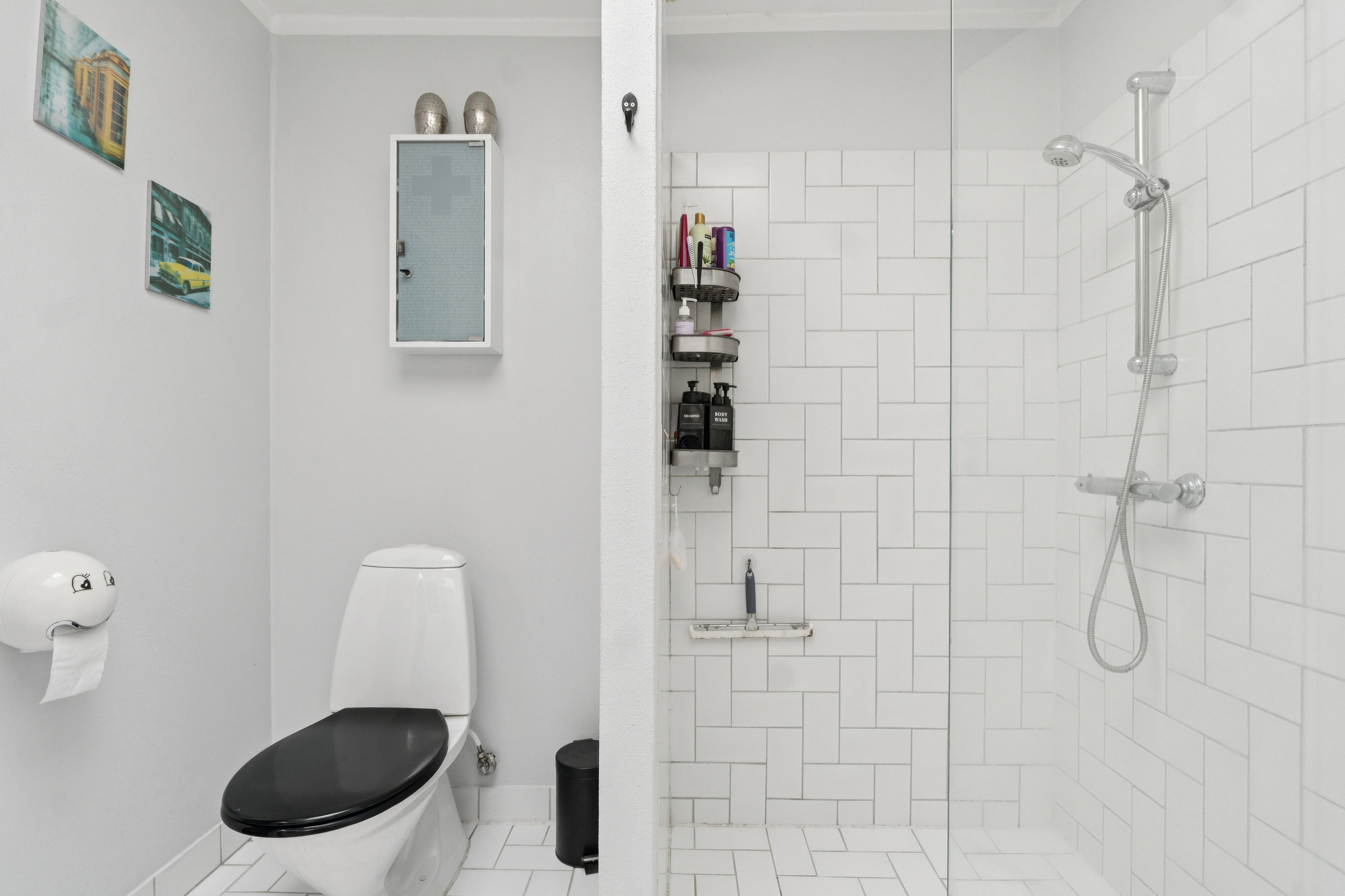 Fremhævet badeværelse billede i fuldskærmstilstand. Billede af Rugvænget 16, 8653 Them