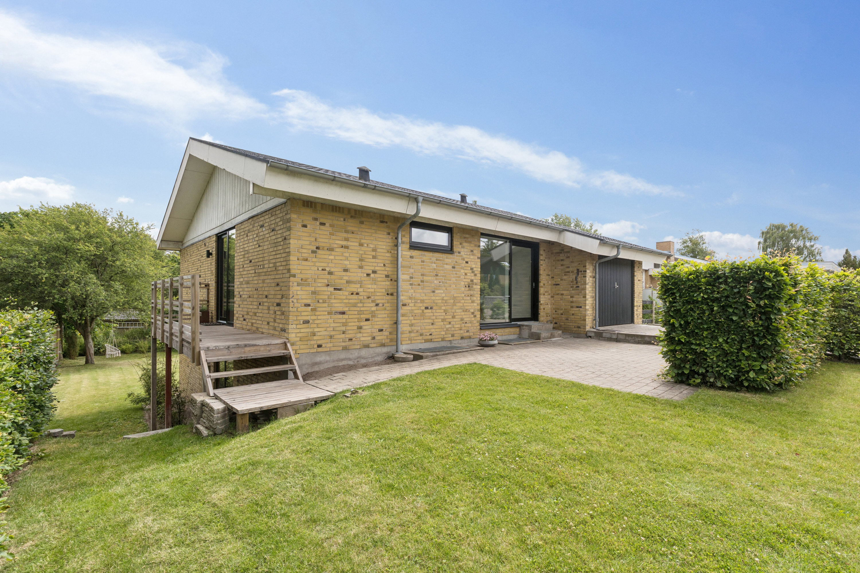 Fremhævet set fra haven billede i fuldskærmstilstand. Billede af Søndervang 31, 9800 Hjørring