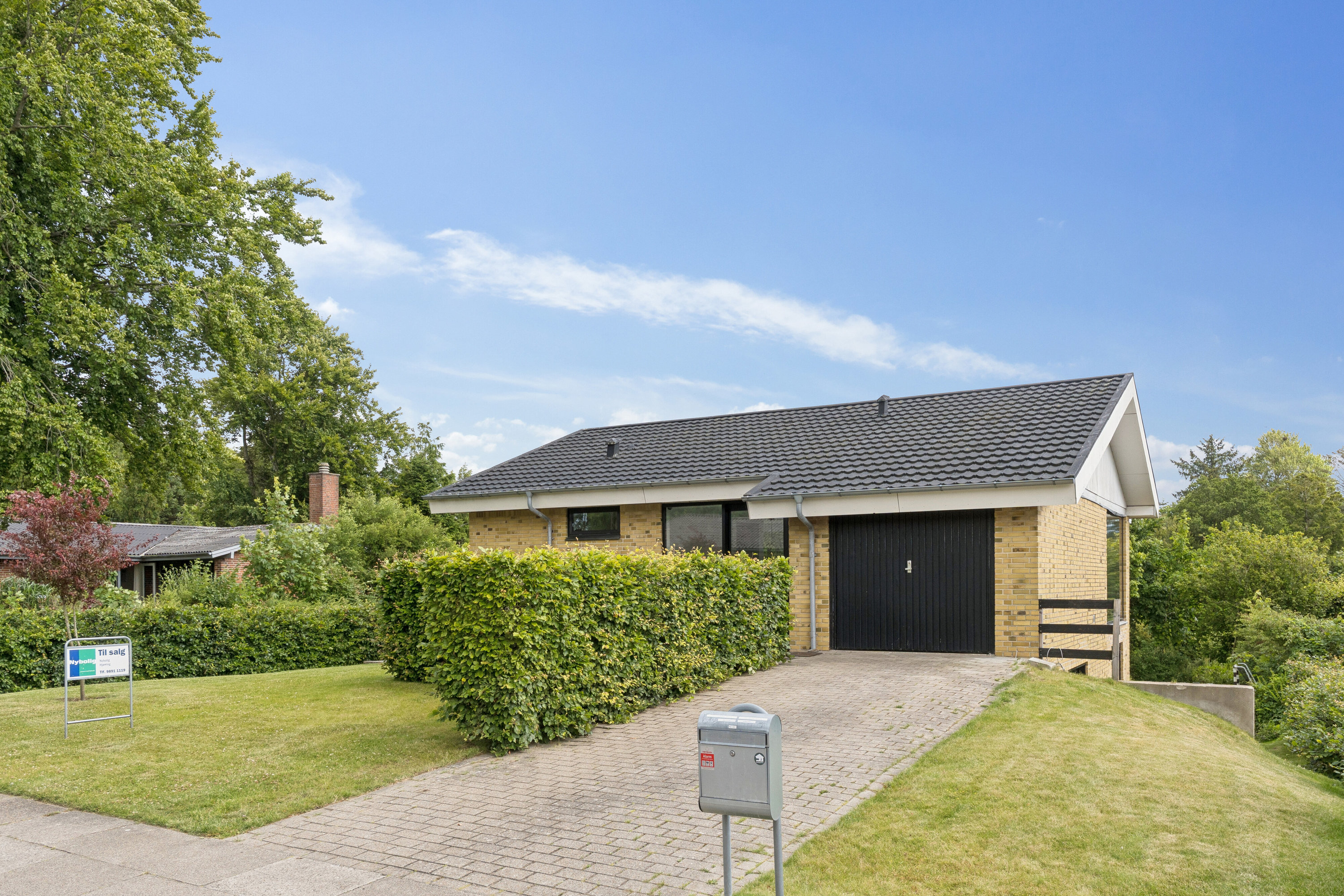 Fremhævet set fra vejen billede i fuldskærmstilstand. Billede af Søndervang 31, 9800 Hjørring