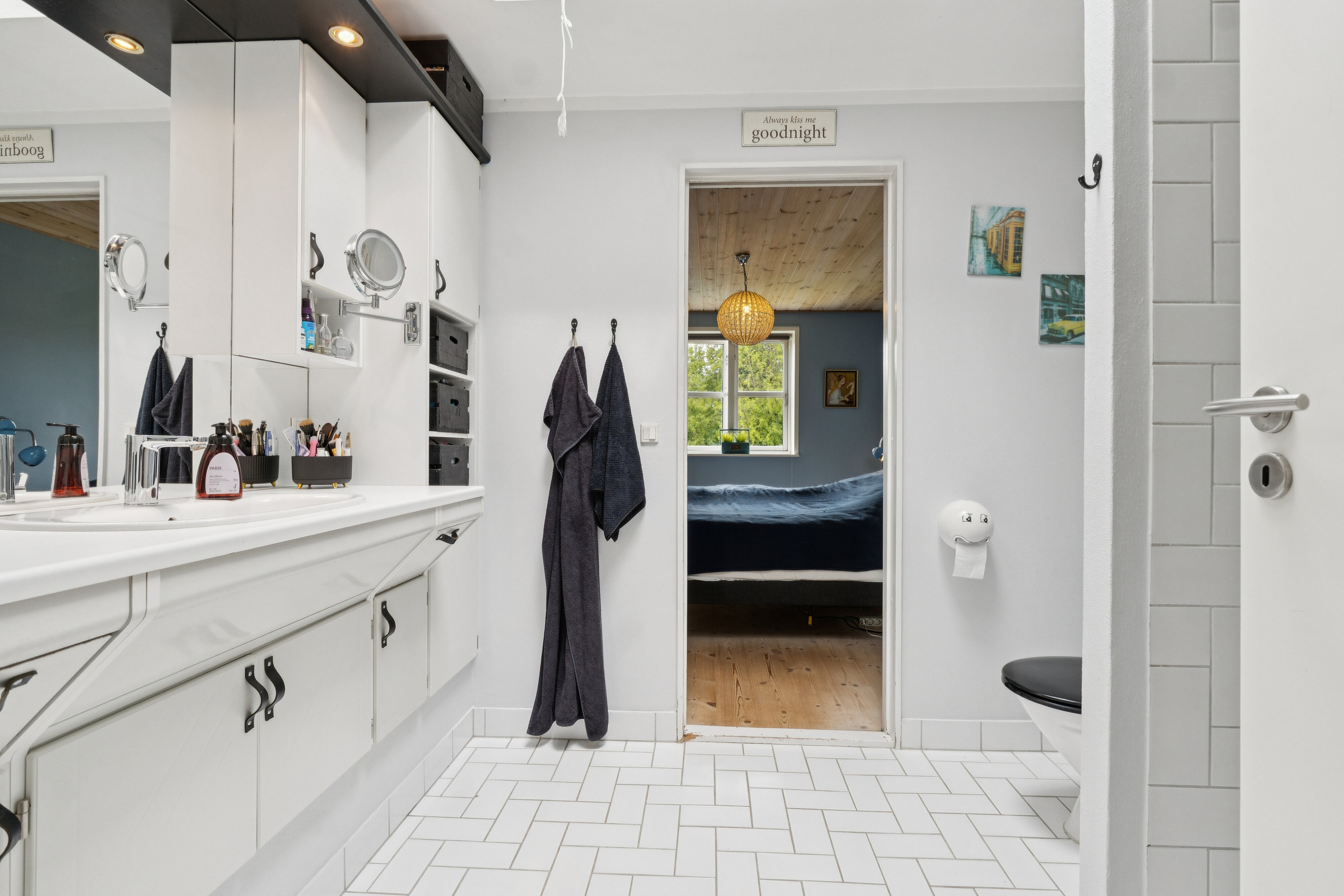 Fremhævet badeværelse billede i fuldskærmstilstand. Billede af Rugvænget 16, 8653 Them