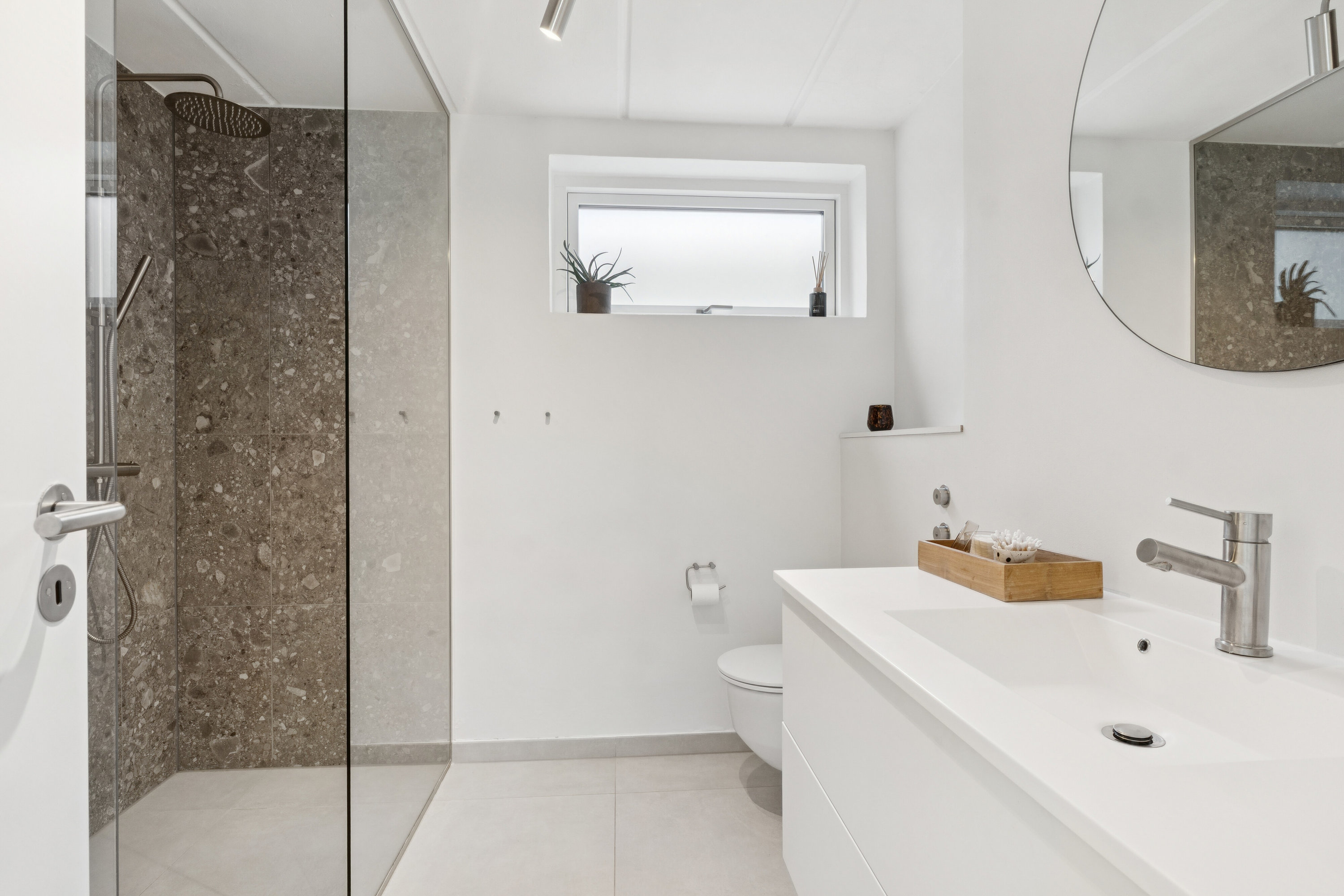 Fremhævet badeværelse billede i fuldskærmstilstand. Billede af Søndervang 31, 9800 Hjørring