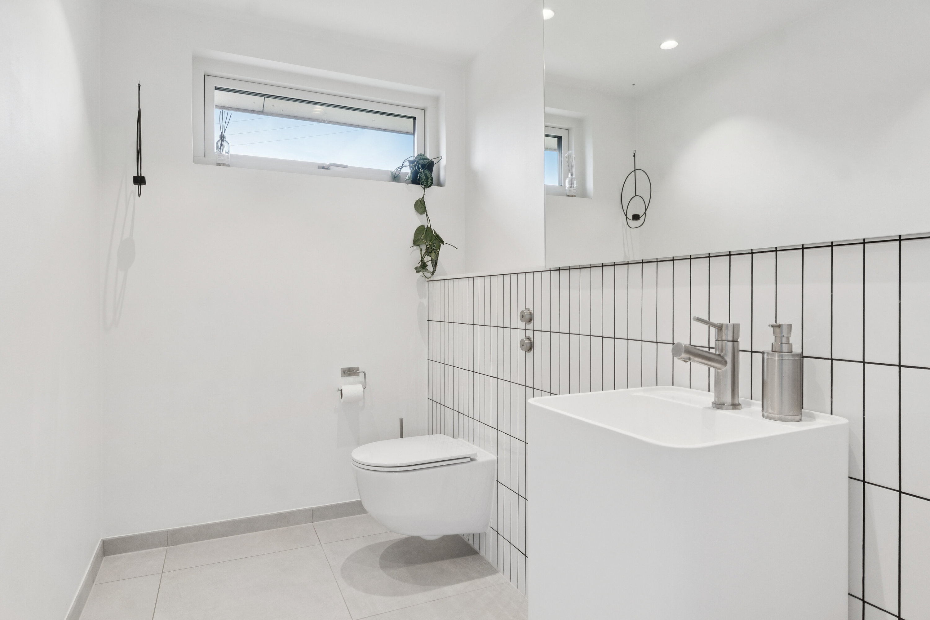 Fremhævet badeværelse billede i fuldskærmstilstand. Billede af Søndervang 31, 9800 Hjørring