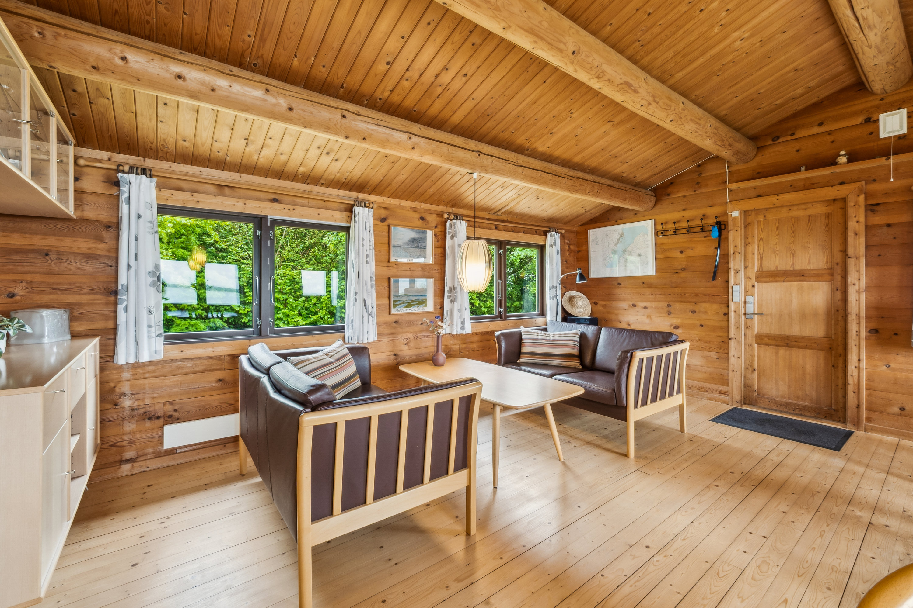 Fremhævet stue billede i fuldskærmstilstand. Billede af Grynderup Strand 28, Grynderup, 7870 Roslev