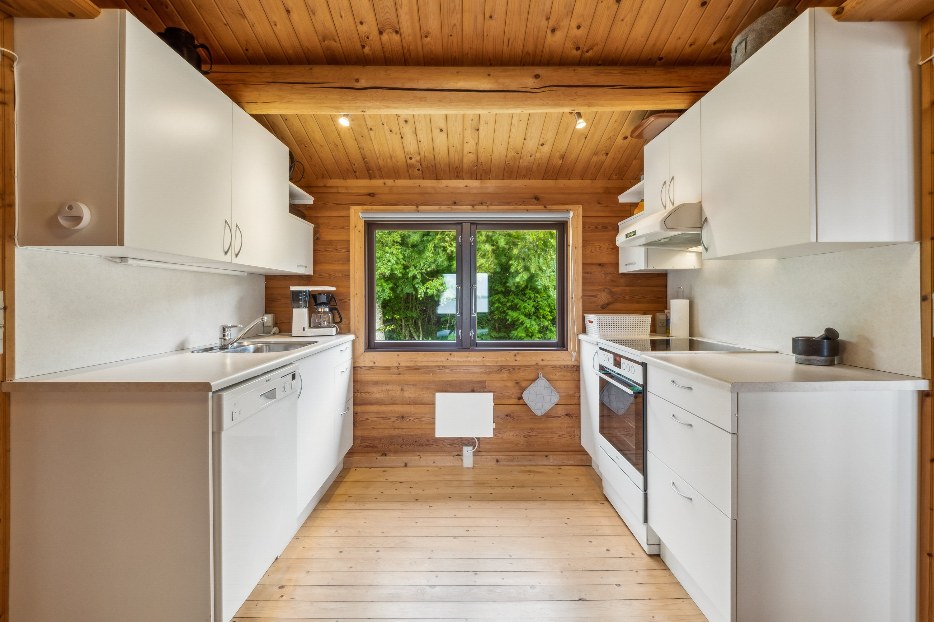 Fremhævet køkken billede i fuldskærmstilstand. Billede af Grynderup Strand 28, Grynderup, 7870 Roslev