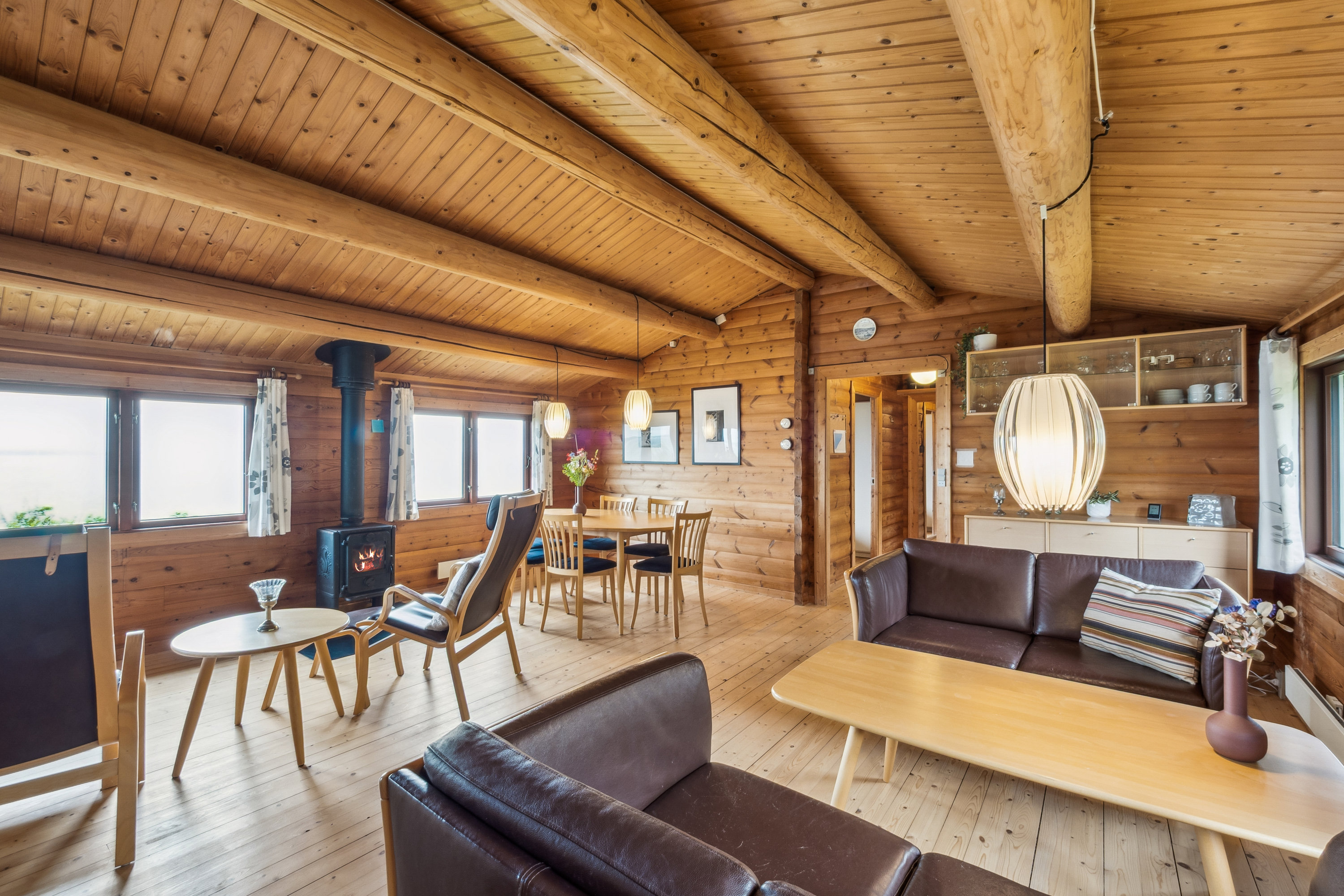 Fremhævet stue billede i fuldskærmstilstand. Billede af Grynderup Strand 28, Grynderup, 7870 Roslev