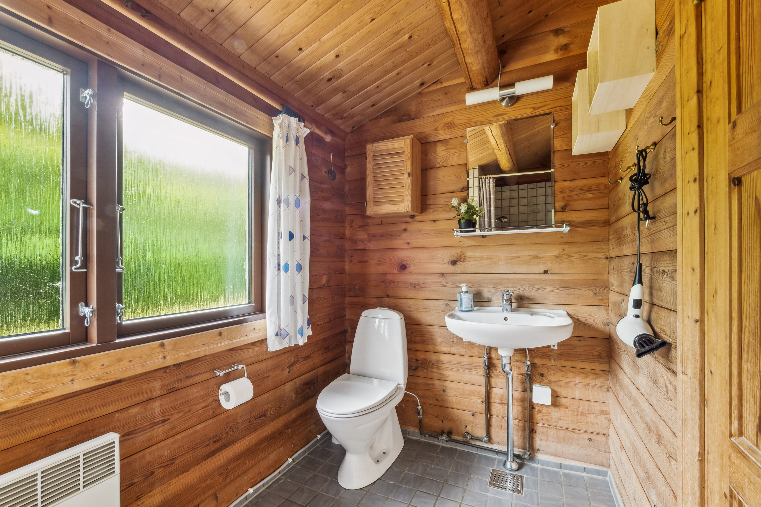 Fremhævet badeværelse billede i fuldskærmstilstand. Billede af Grynderup Strand 28, Grynderup, 7870 Roslev