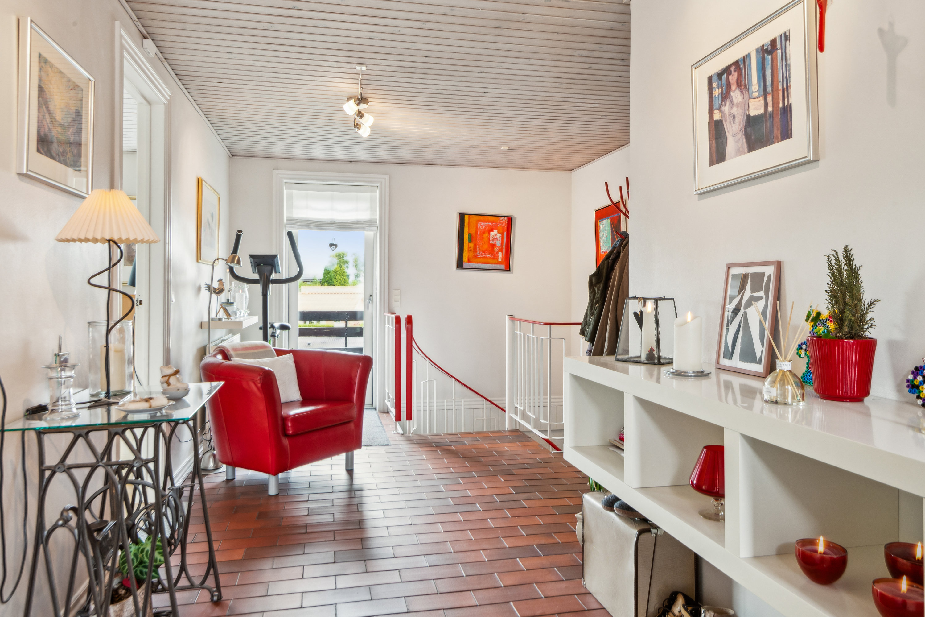 Fremhævet entre billede i fuldskærmstilstand. Billede af Rafns Alle 12, 9530 Støvring