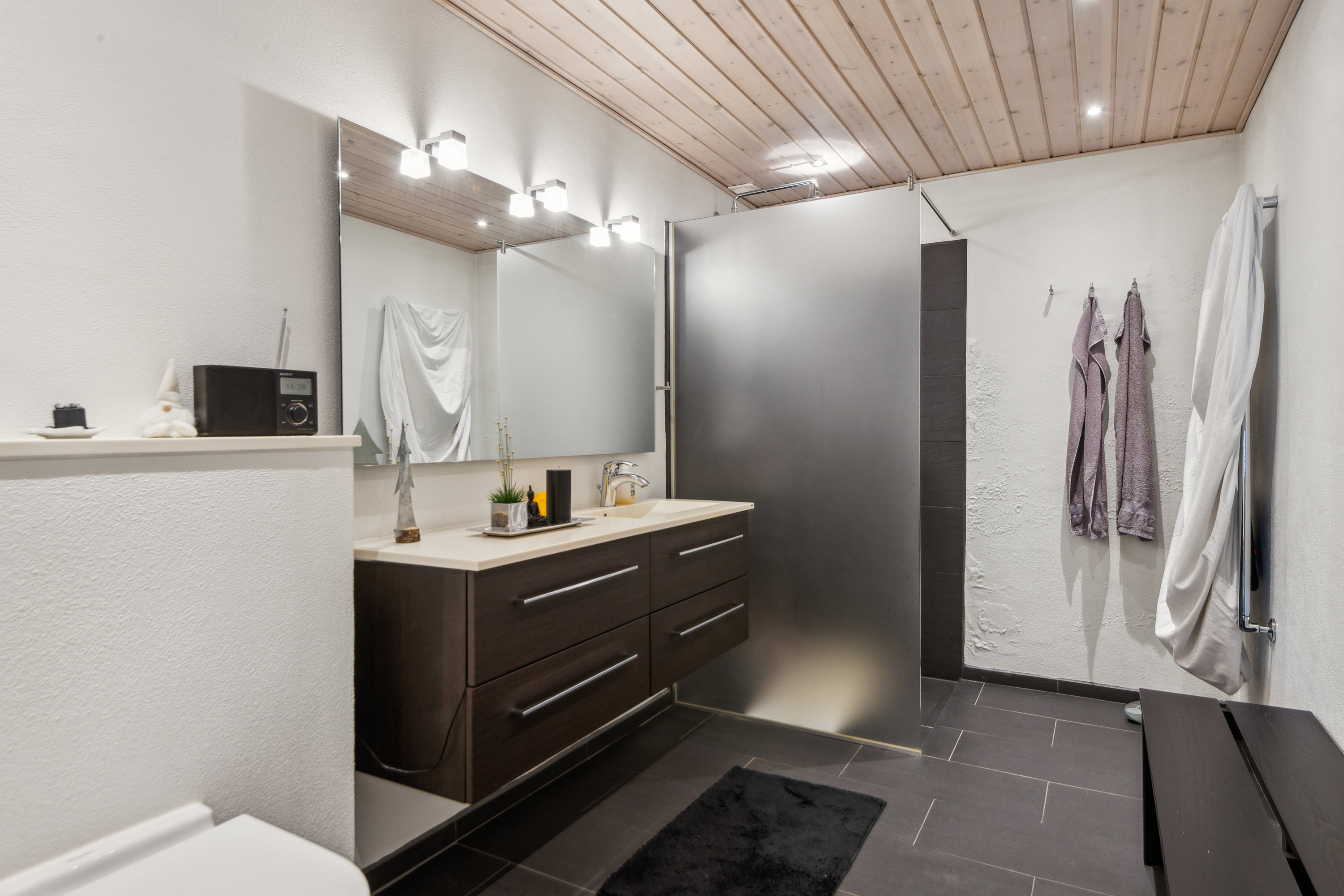 Fremhævet badeværelse billede i fuldskærmstilstand. Billede af Rafns Alle 12, 9530 Støvring