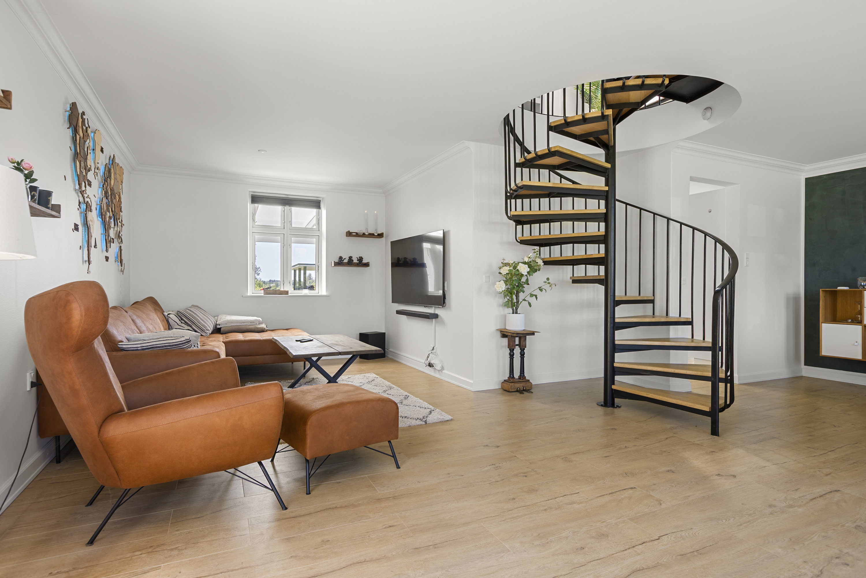 Fremhævet stue billede i fuldskærmstilstand. Billede af Veddevej 3C, 4190 Munke Bjergby